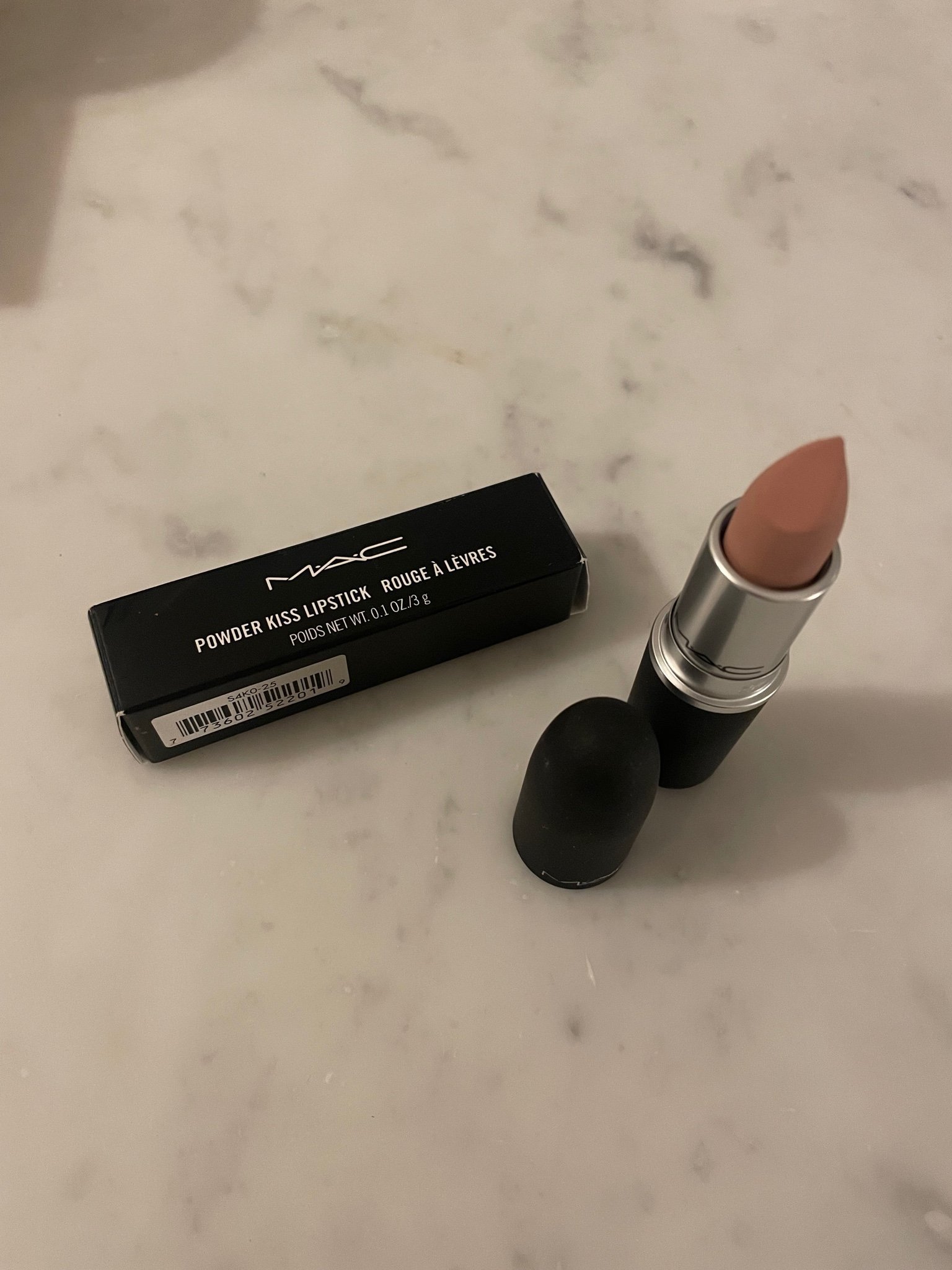 MAC Powder Kiss Lipstick Influentially It Köp på Tradera (613118029)