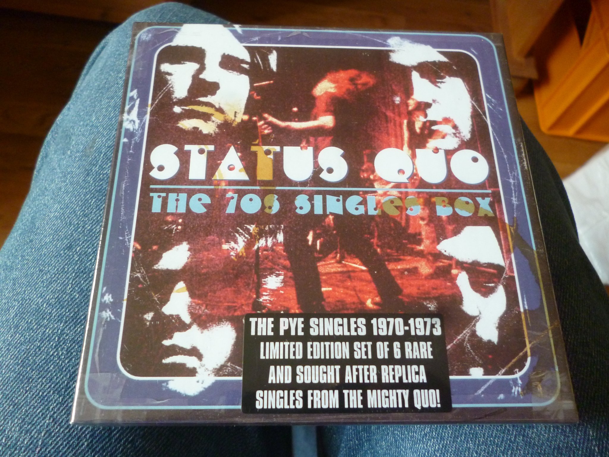 STATUS QUO CDBox THE 70S SINGLES BOX (412176332) ᐈ Köp på Tradera