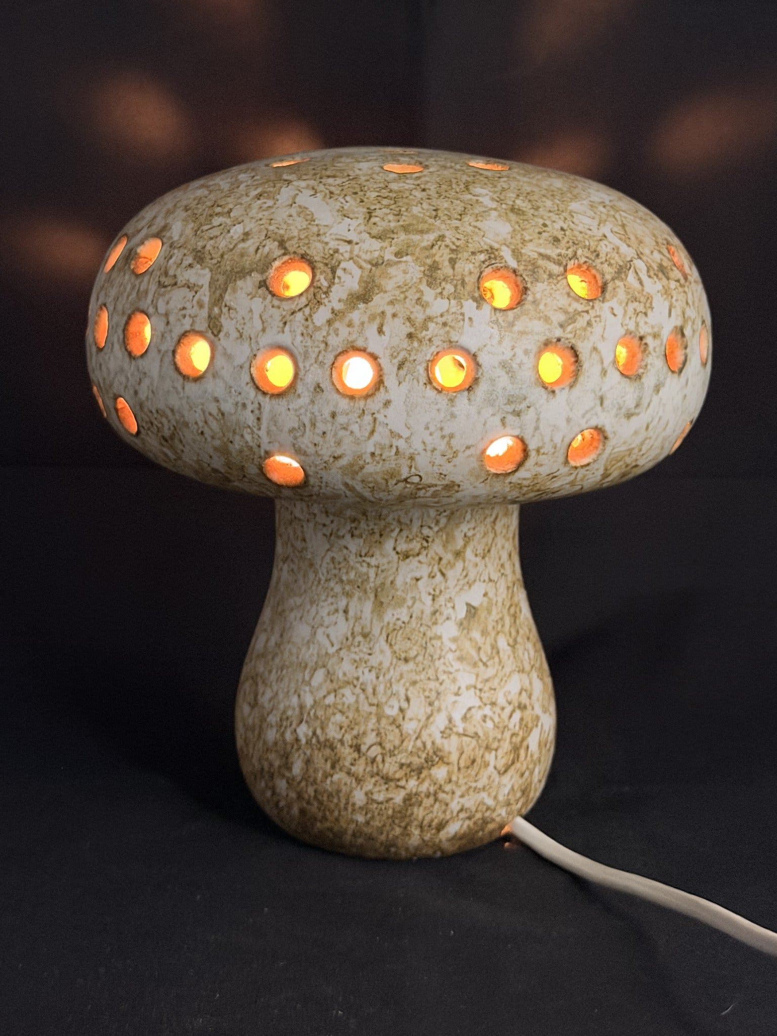 BORDSLAMPA / LAMPA SVAMPLAMPA I STENGODS DESIGN BRUNO KARLSSON FÖR ATELJE EGO