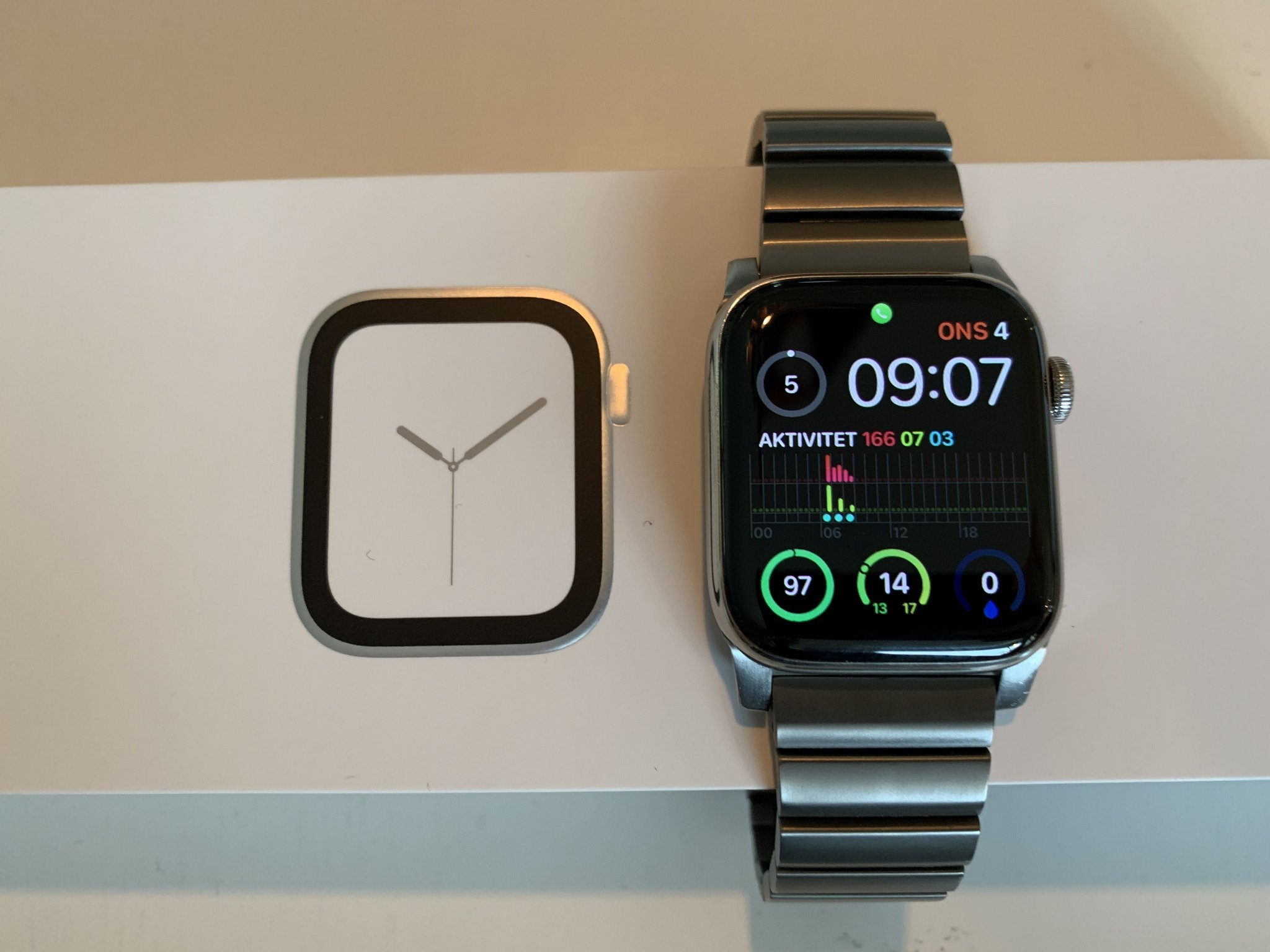 Apple Watch 4 GPS + Cellular 44mm med rostfri s.. (363894600) á Köp pÃ¥ Tradera