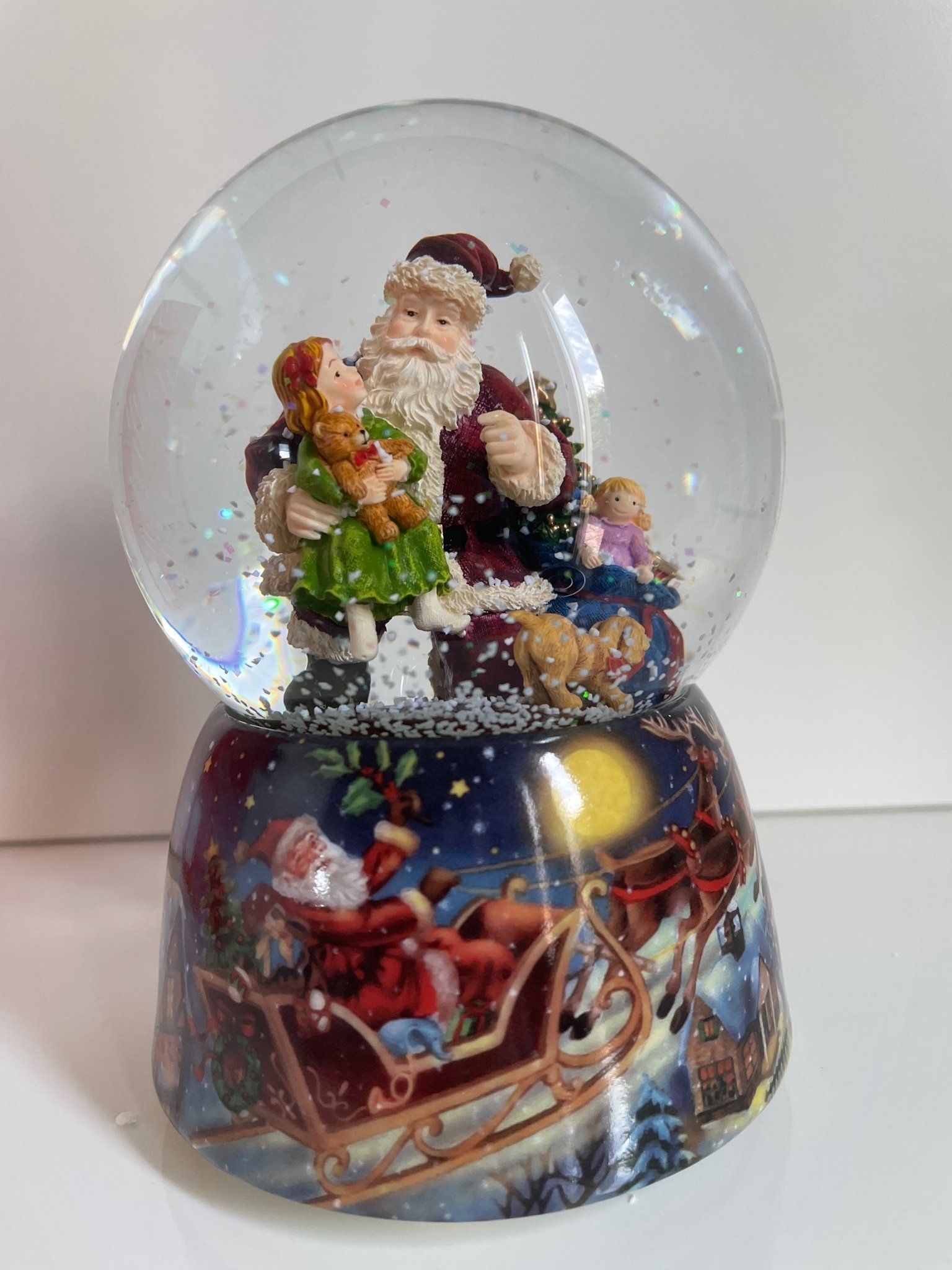 Se produkter som liknar Jul Snöglob med speldosa på Tradera (590793106)