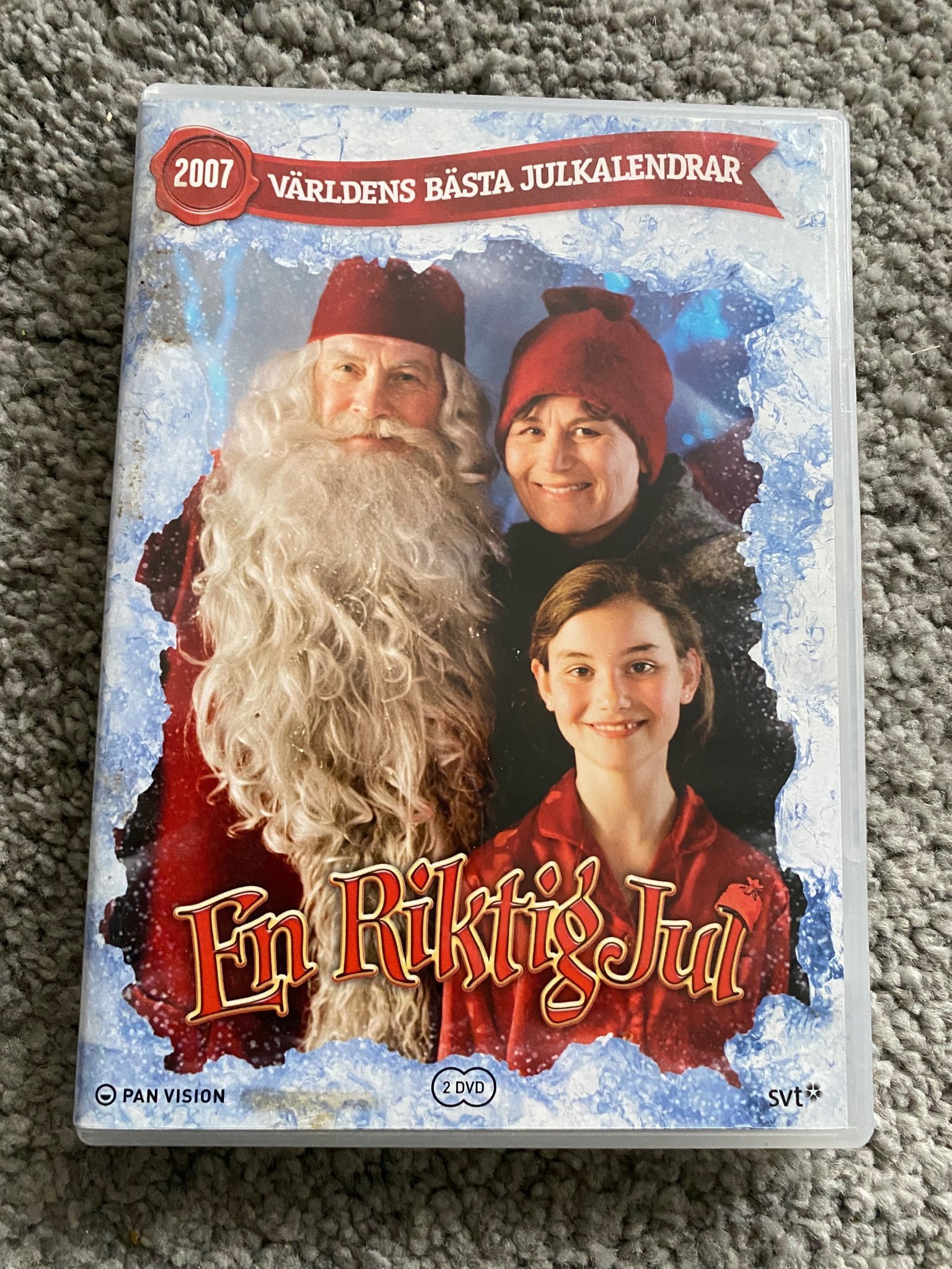 Se produkter som liknar En riktig jul 2007 julkalende.. på Tradera