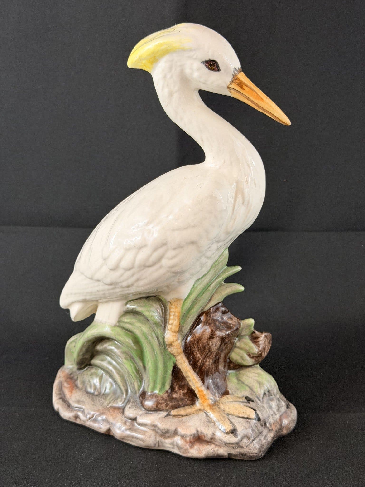 ÄLDRE FIGURIN I FORM AV FÅGEL / HÄGER CAPODIMONTE TYP ITALY SIGNERAD