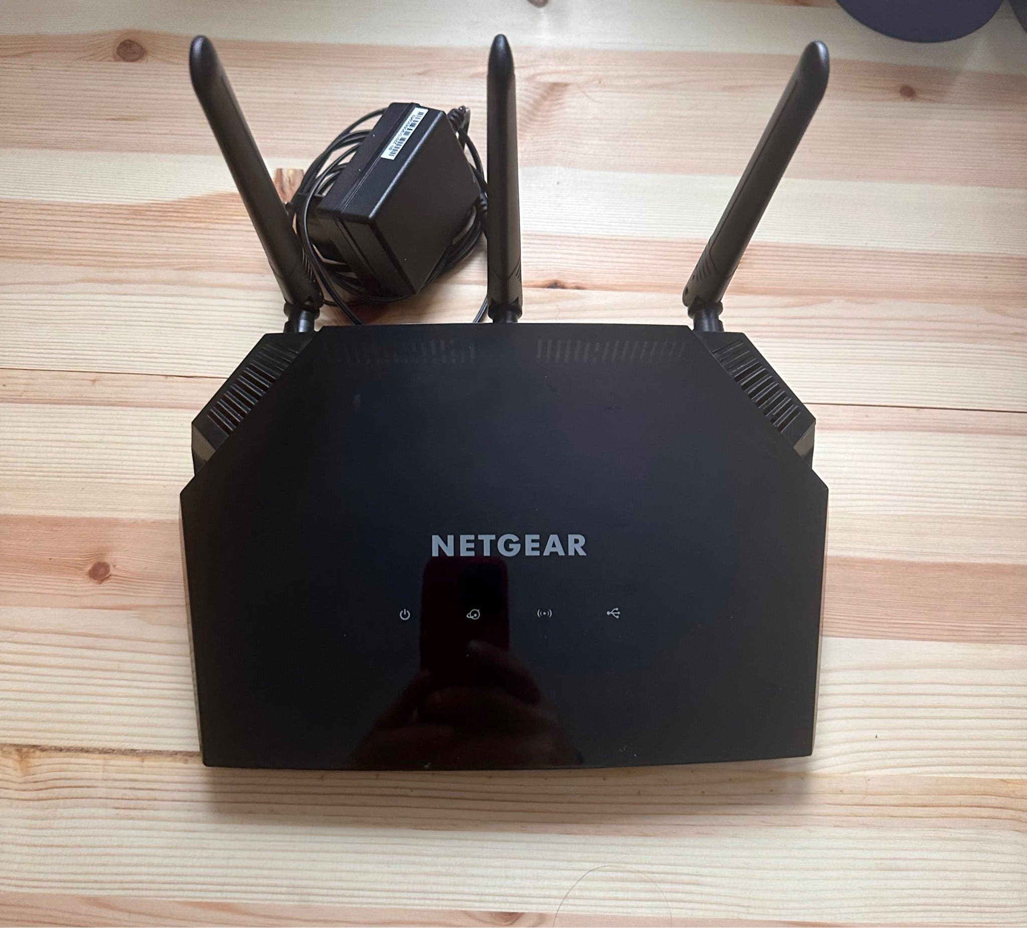 Se produkter som liknar AC2000 WiFi Router (R6850) Du.. på Tradera ...