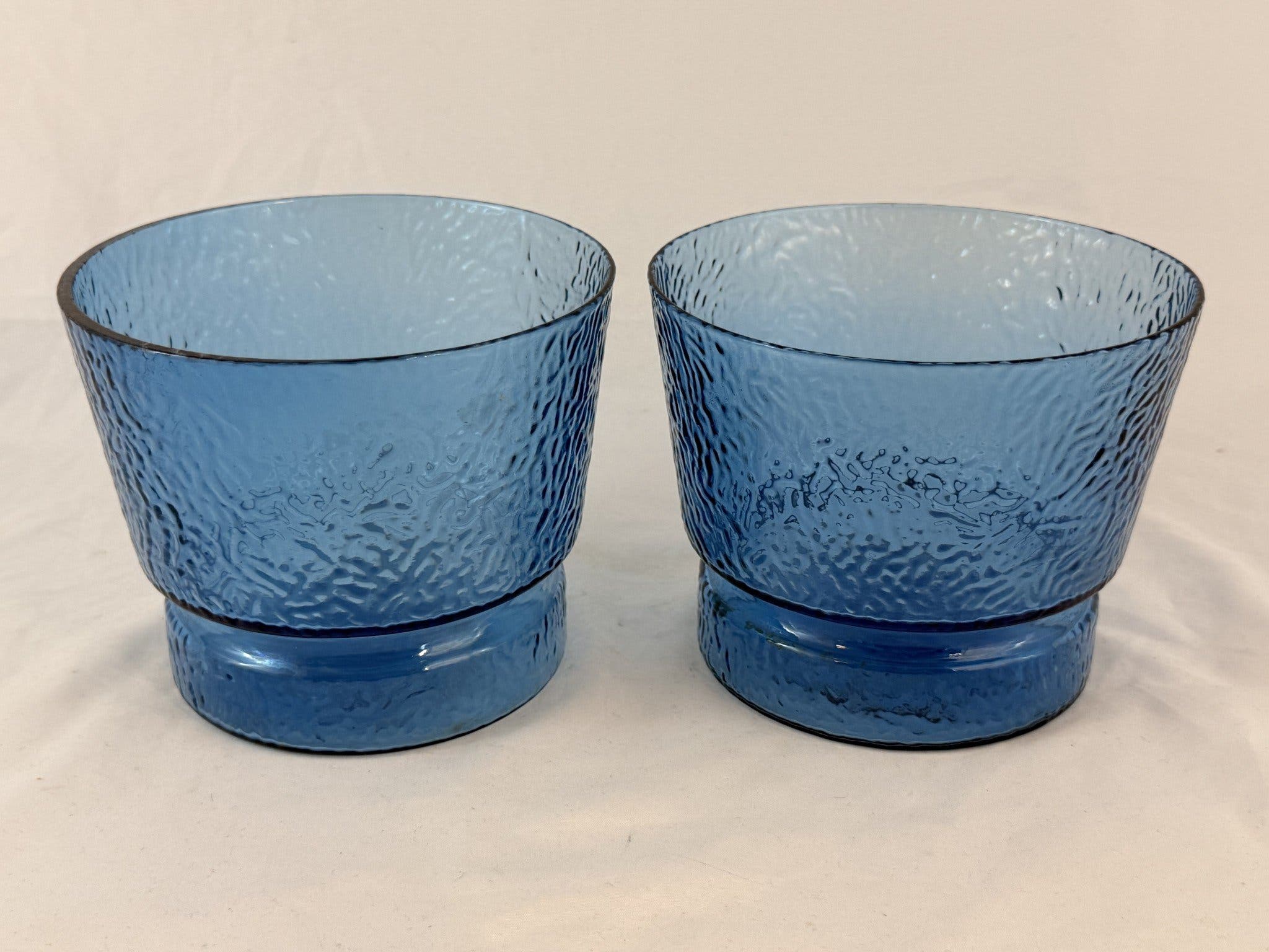 KRUKA / SKÅL / YTTERFODER / VAS 2 ST I BLÅTT GLAS / KONSTGLAS DESIGN PUKEBERG
