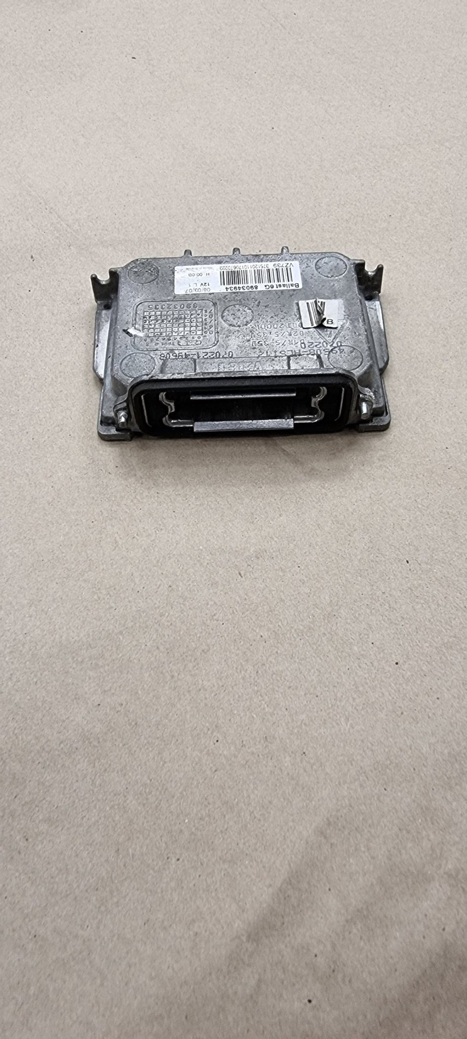 Se produkter som liknar Xenon ballast volvo s60 v70n .. på Tradera