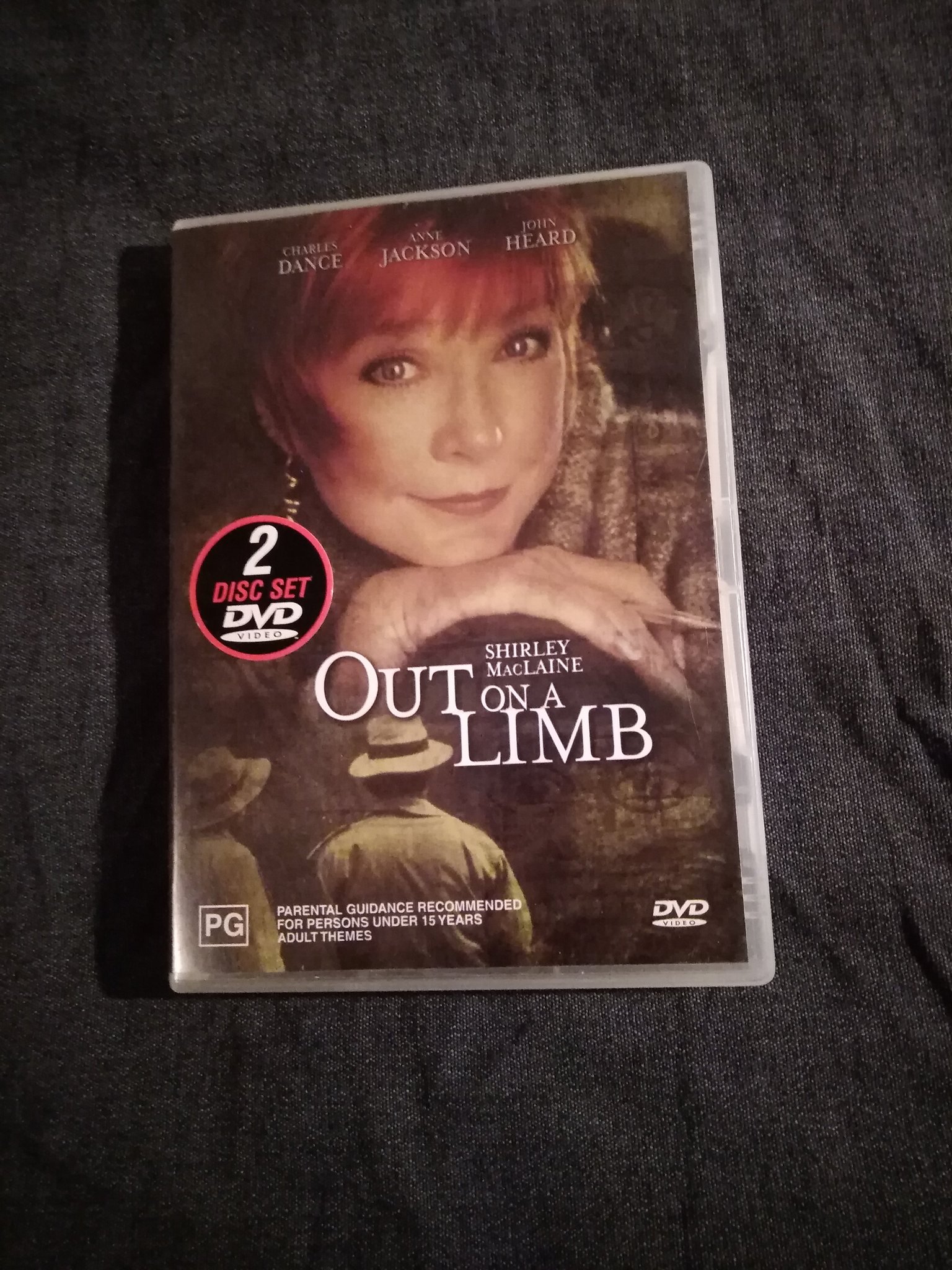 Shirley Maclaine Out On A Limb/På Yttersta Gre.. Köp på Tradera (533423426) Shirley Maclaine Out On A Limb/På Yttersta Gre.. Köp på Tradera (533423426)