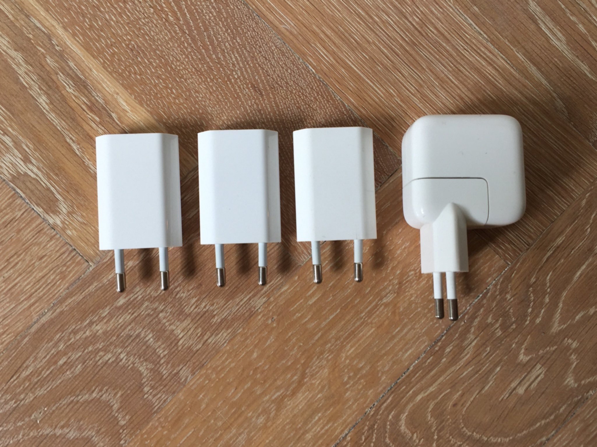 APPLE iPhone original adapter 4st (411223446) ᐈ Köp på Tradera