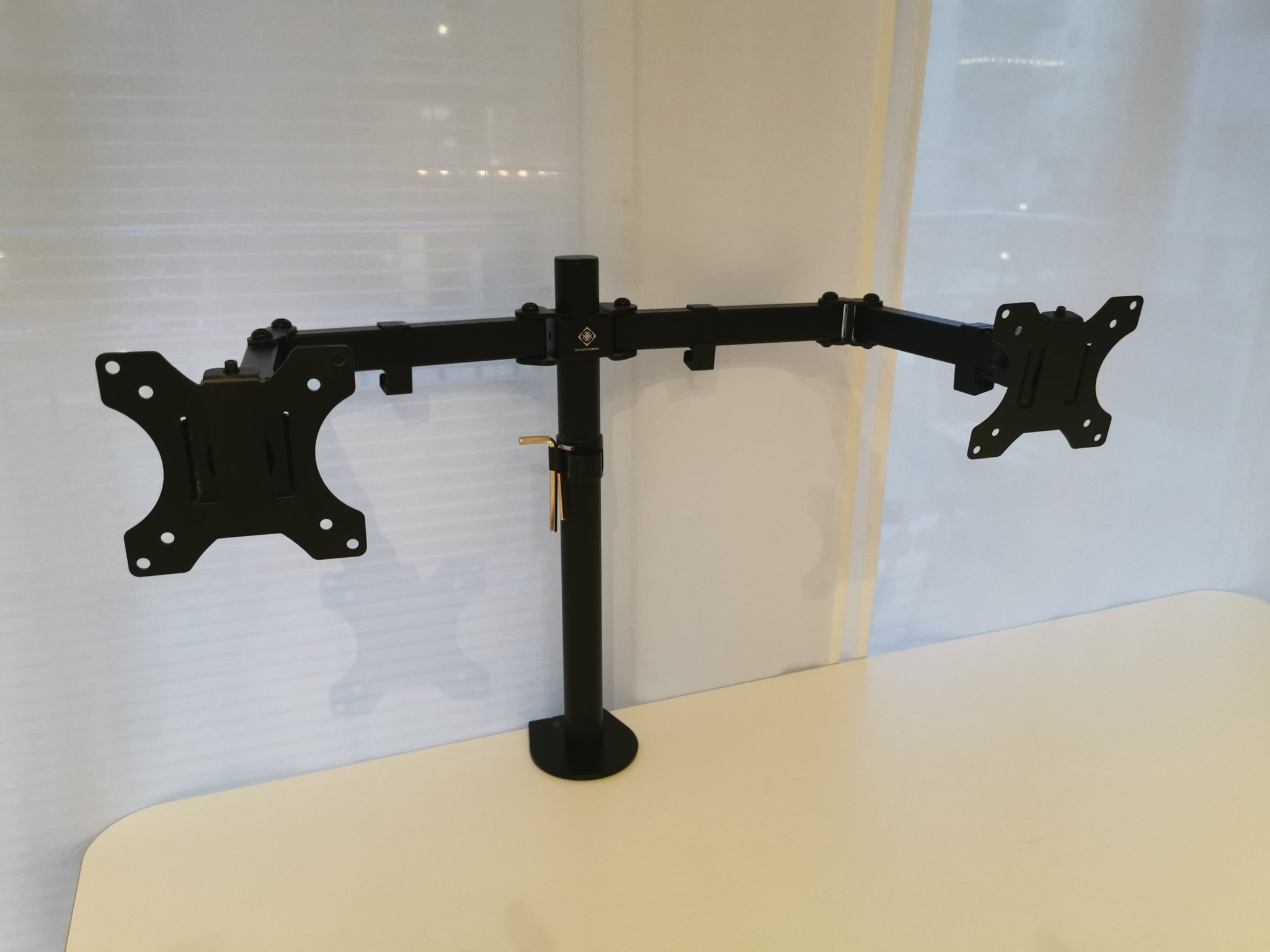 Se produkter som liknar DELTACO Gaming GAM040 Dualm.. på Tradera