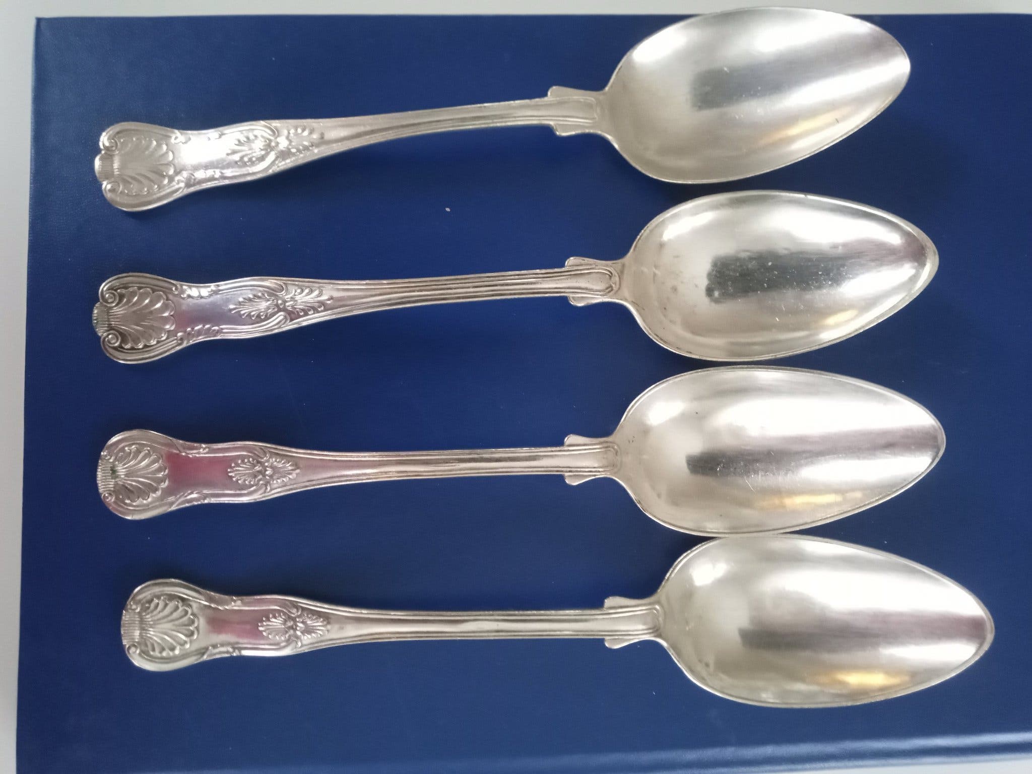 se-produkter-som-liknar-ldre-matskedar-i-nysilver-mo-p-tradera