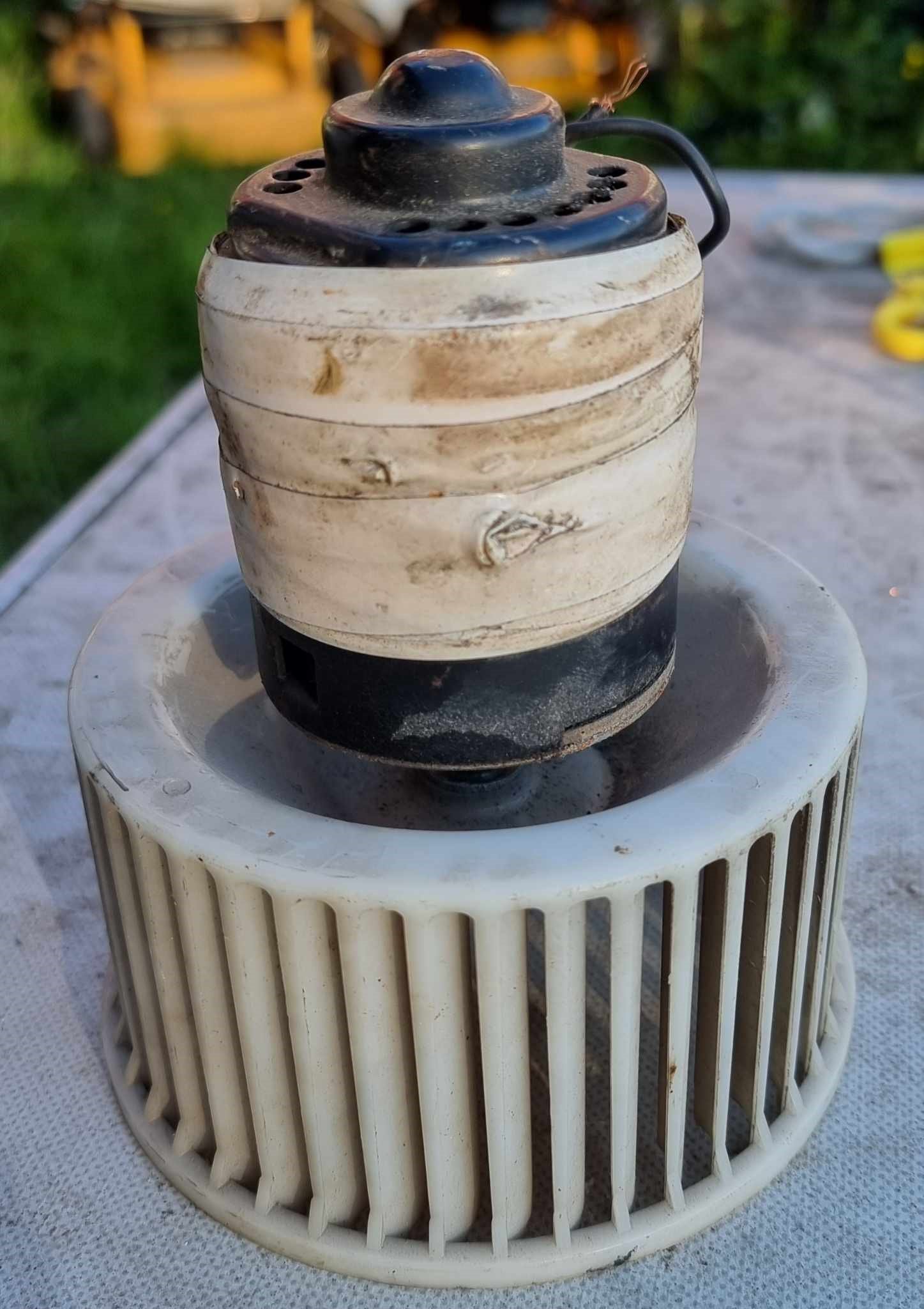 Se produkter som liknar Kupefläkt på Tradera (637026649)