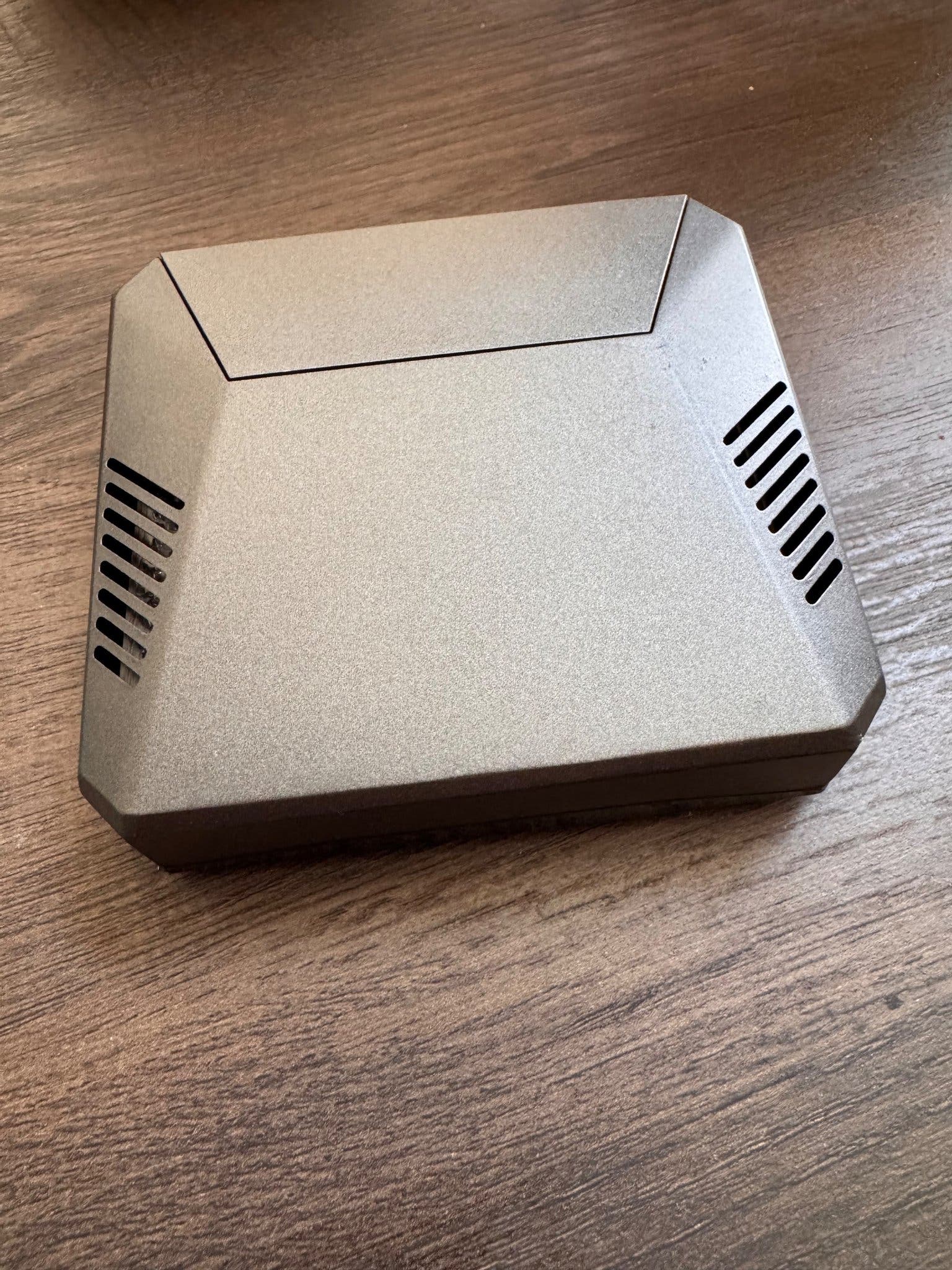 Raspberry Pi 4 Model B 4GB con carcasa Argon One V2