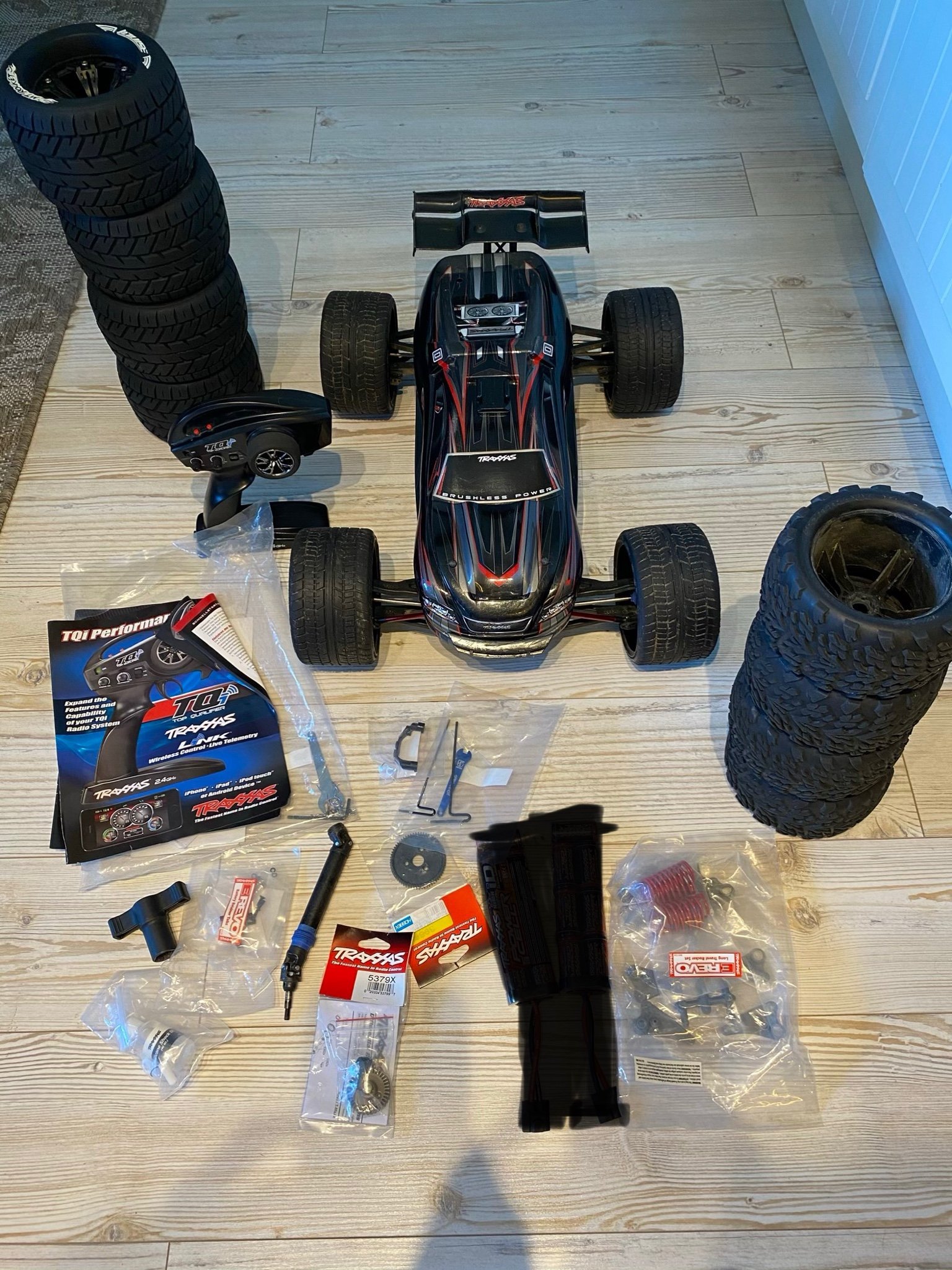 Traxxas E REVO Brushless Edition 1/10. Modell .. (412092924) ᐈ Köp på