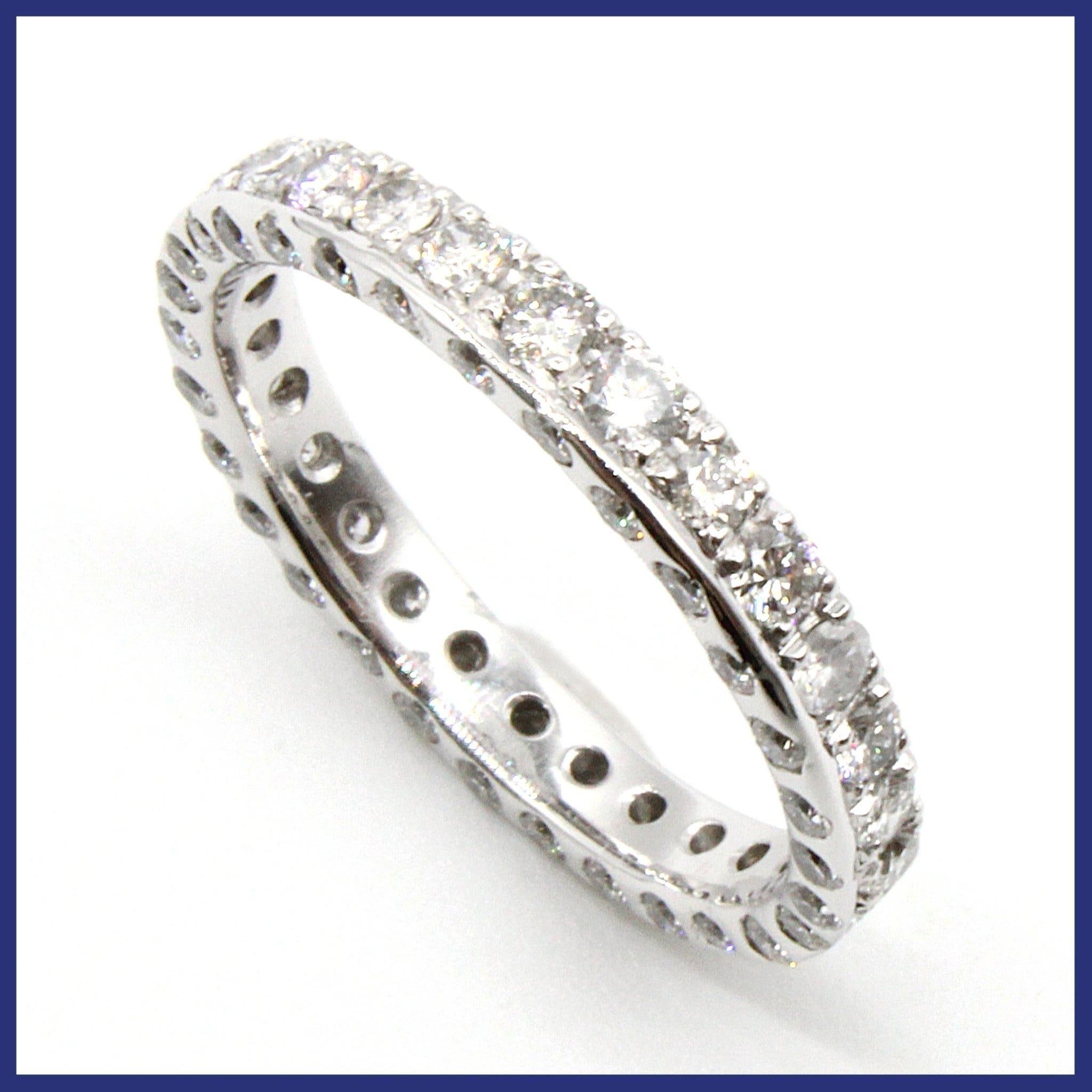 Ring, 18K vitguld, allians, naturliga diamanter (0,95ctv, stl 15,8mm)