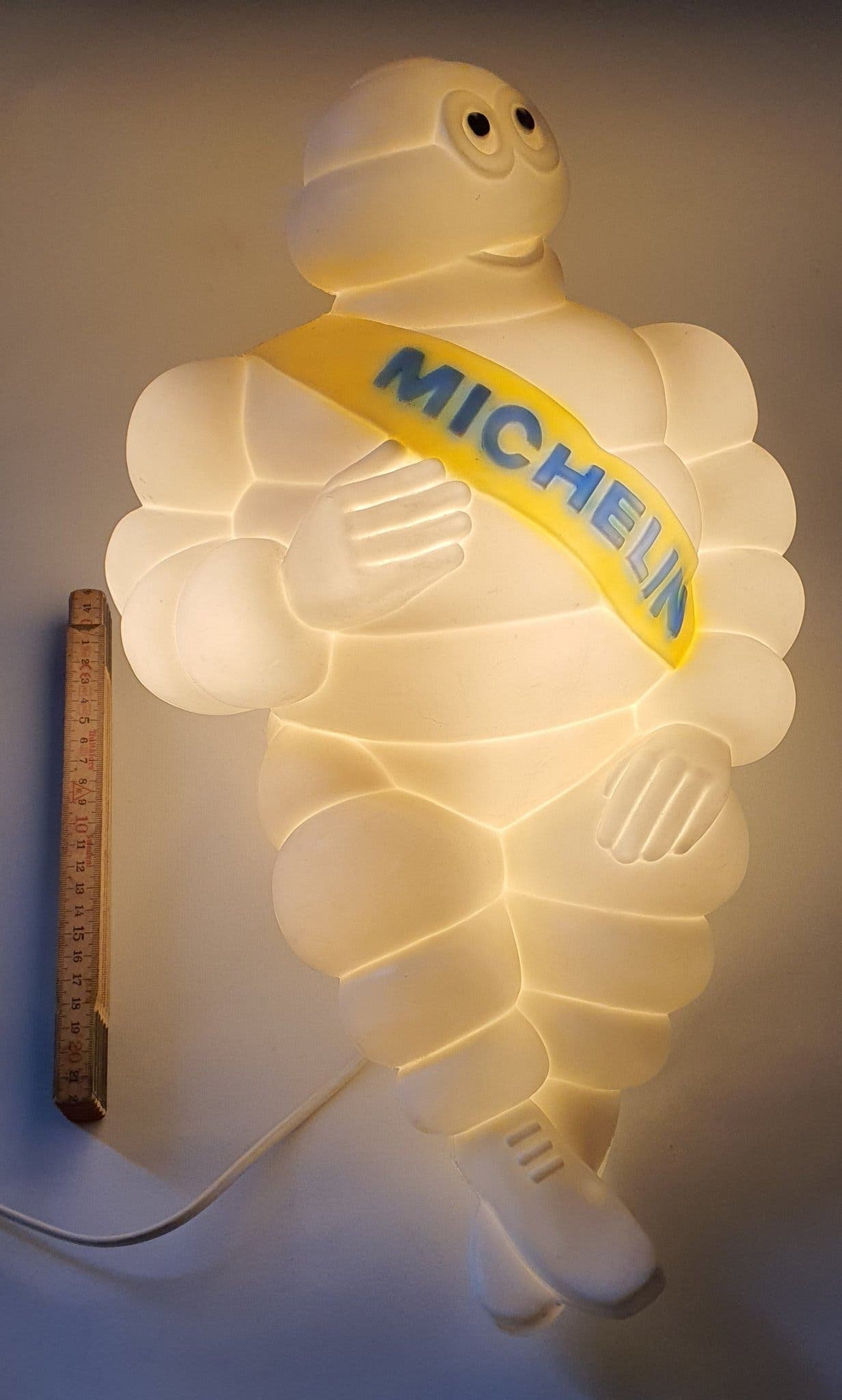Lámpara de pared de plástico Michelin de los años 60-70
