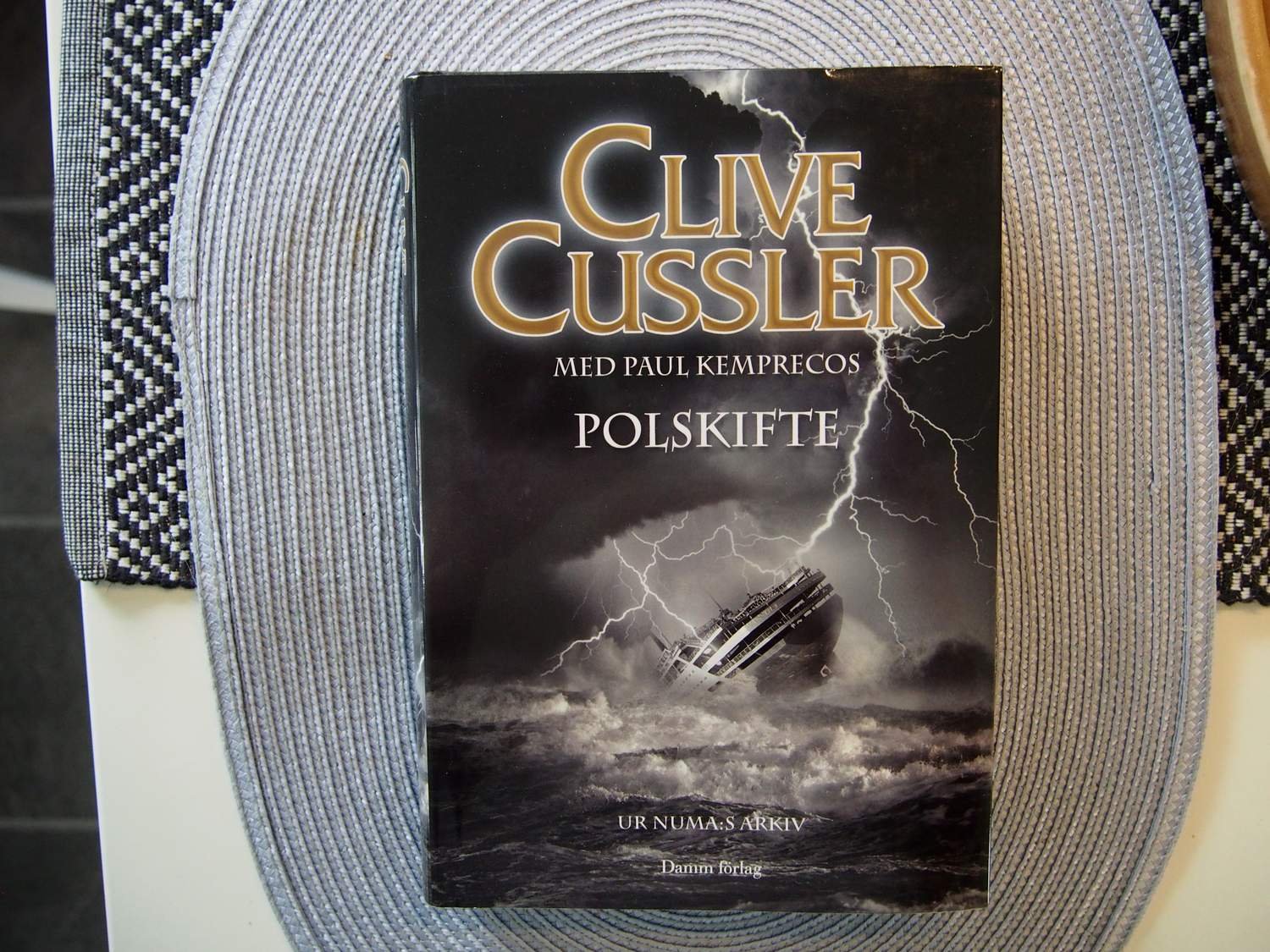 Clive Cussler-Polskifte (407088079) ᐈ Köp på Tradera