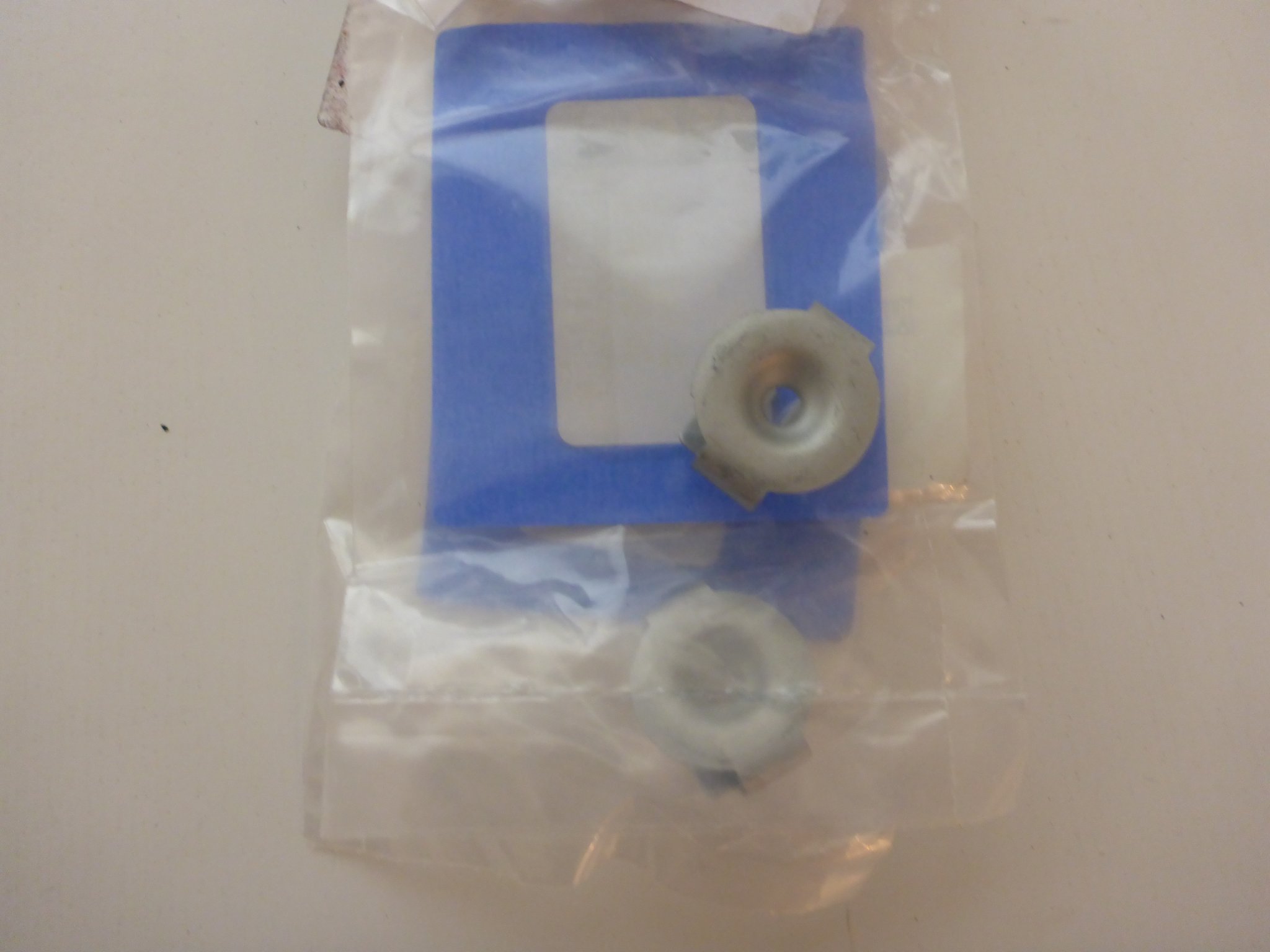Värmeplåt clips 2 st Nissan original 0122100Q0D | Köp på Tradera ...