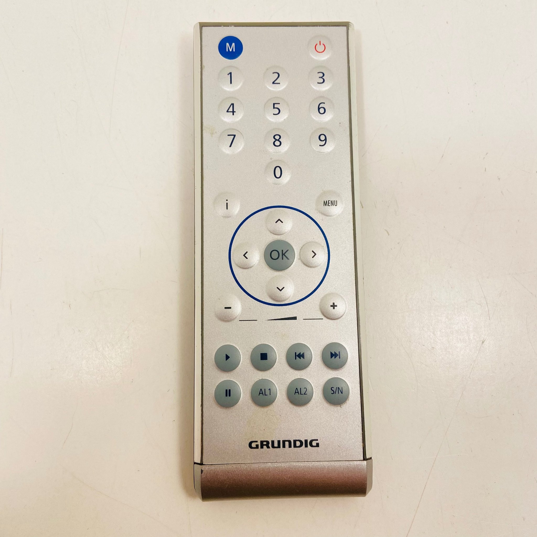 Grundig Sonoclock 890 Fjärrkontroll till ljudsy.. Köp på Tradera