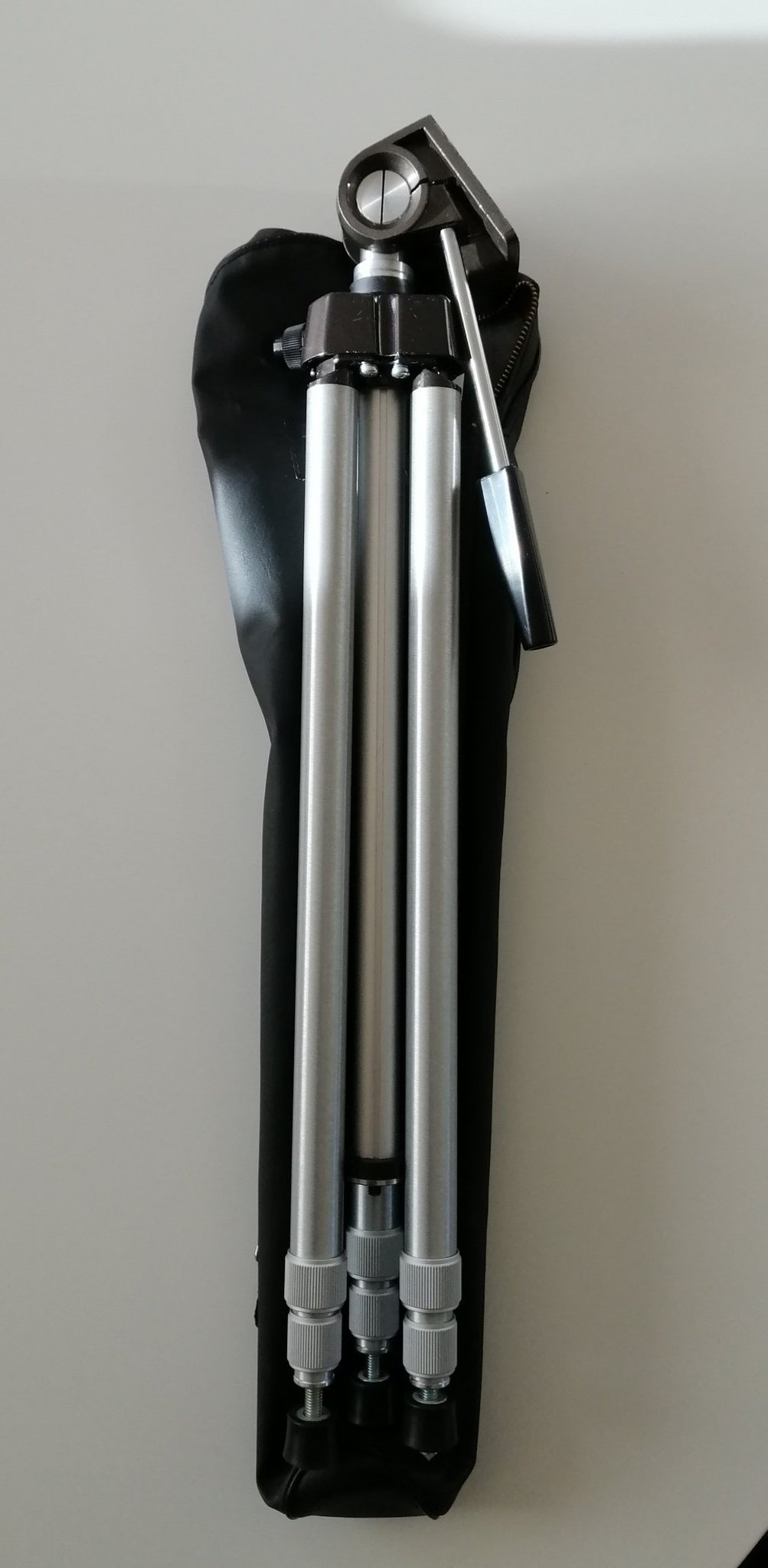 Se produkter som liknar Slik camera tripod. Made in J.. på Tradera