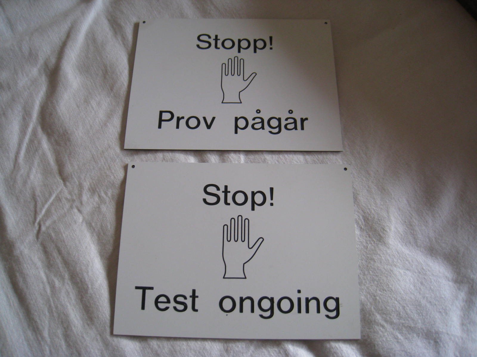 provning pågår en på svenska och en på engelska.. (400065683) ᐈ Köp på