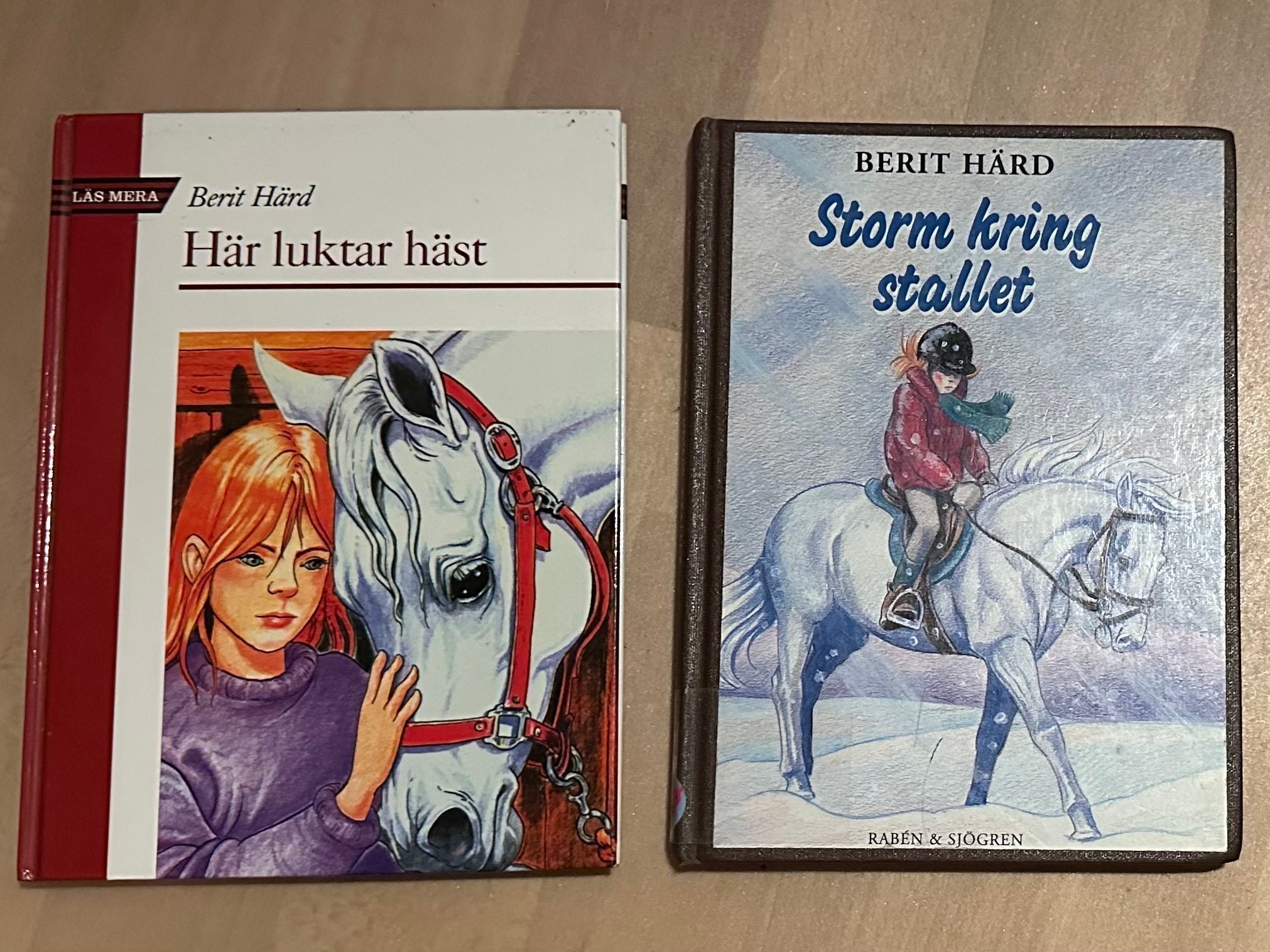 2 böcker av Berit Härd: Här luktar häst & Storm kring stallet