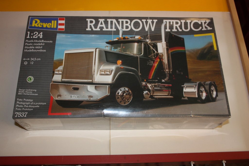 Revell 7537 Rainbow Truck (036) (254259521) ᐈ Modellex på Tradera