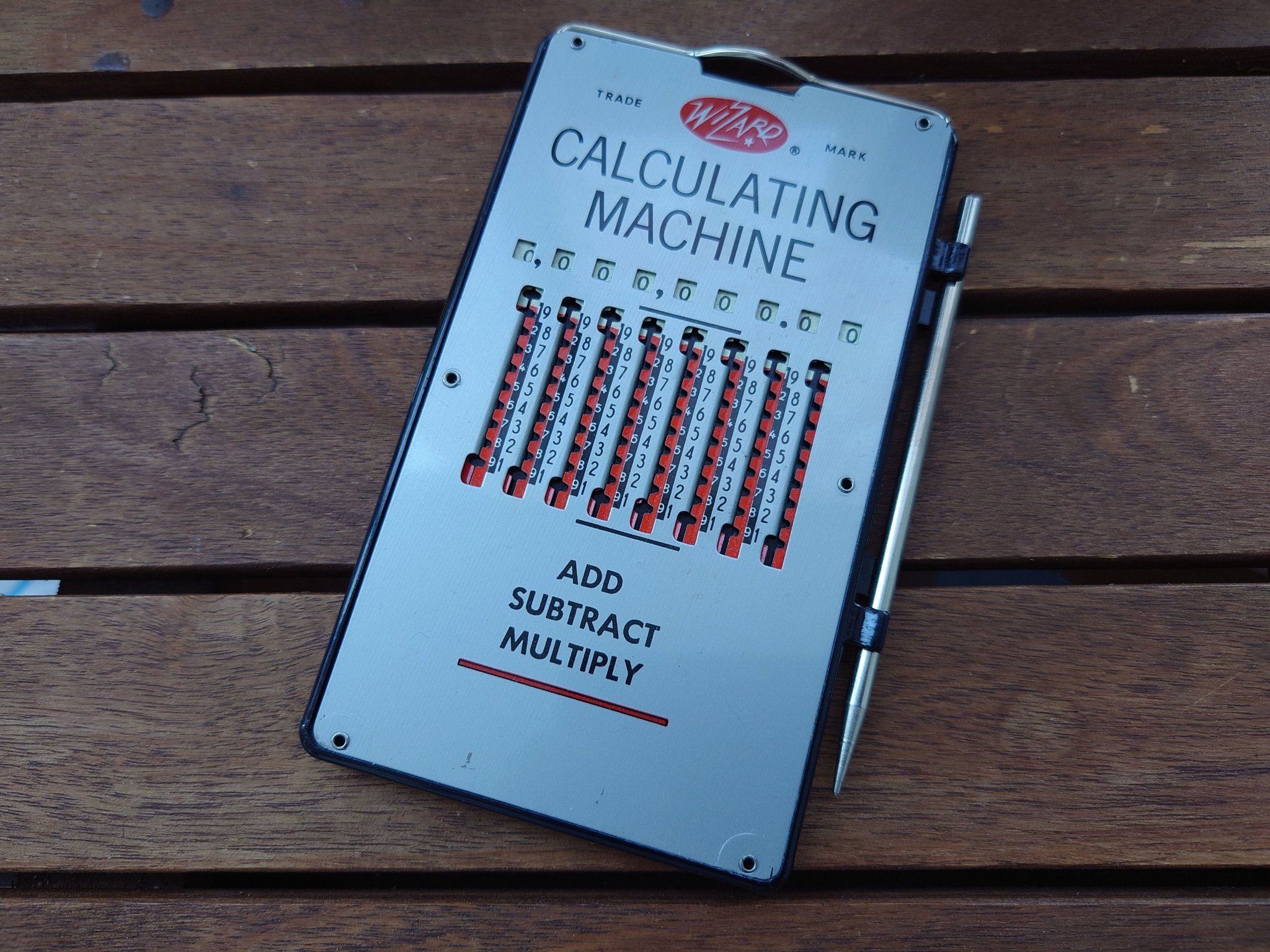 Se produkter som liknar Wizard Calculating Machine .. på Tradera