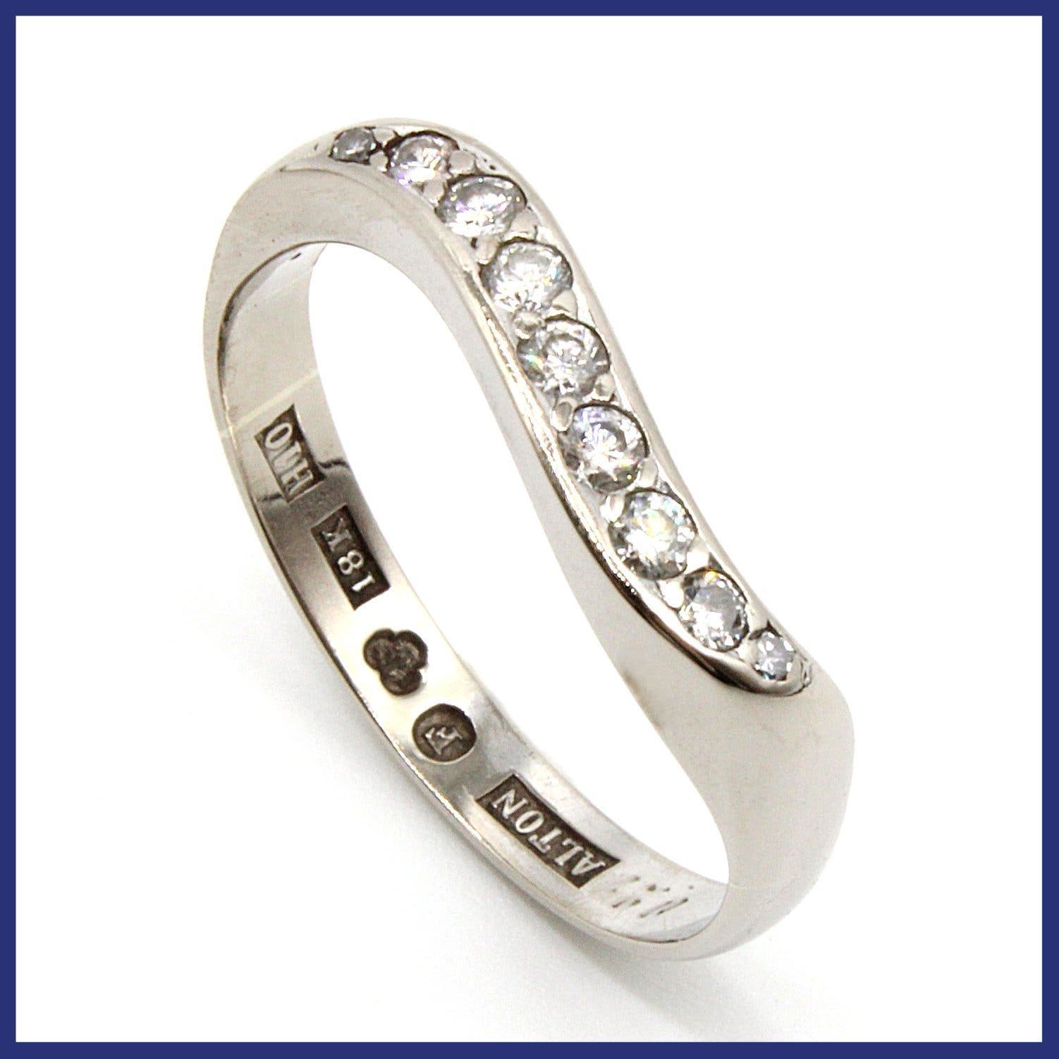 Ring, 18K vitguld, naturliga, briljantslipade diamanter (0,21ctv, stl 17,2mm)