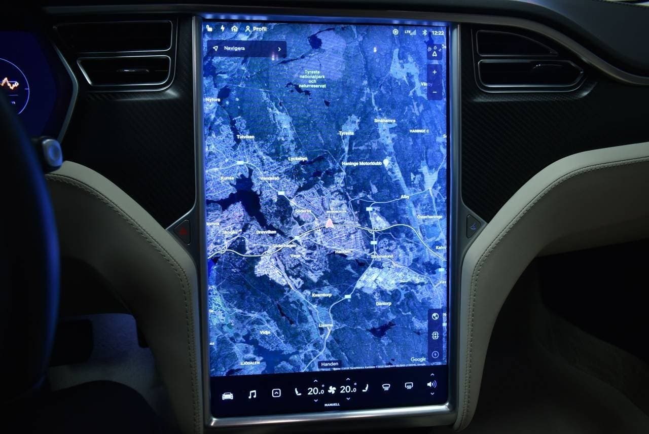 Tesla Model S 75, 320ps, 2017