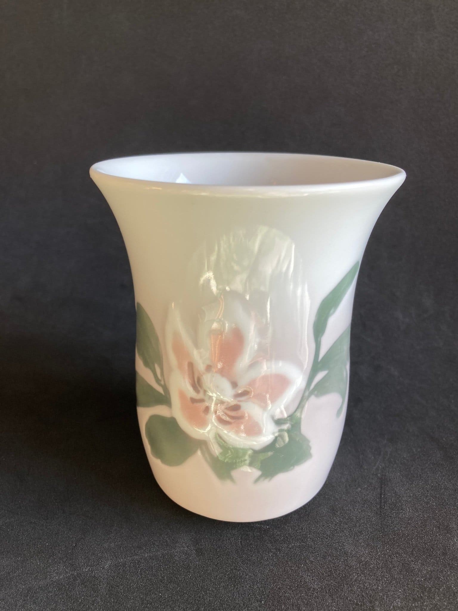 Bing & Grøndahl – Bing & Grøndahl vas med blomstermotiv