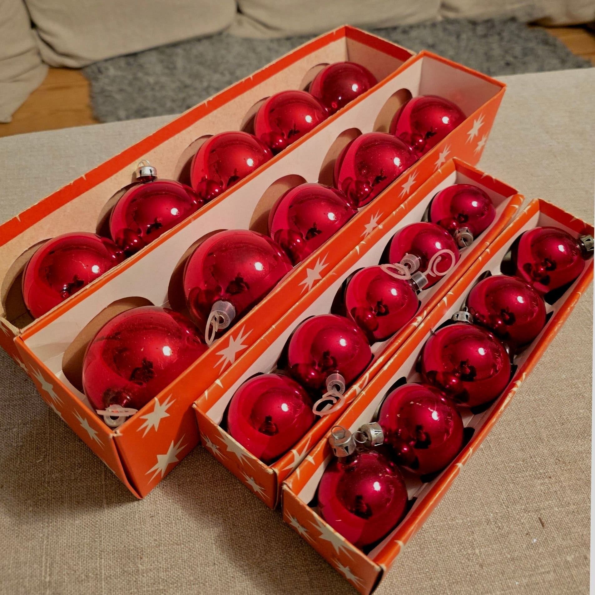 Julkulor glas i förpackning Härligt röda kulor .. | Köp på Tradera ...