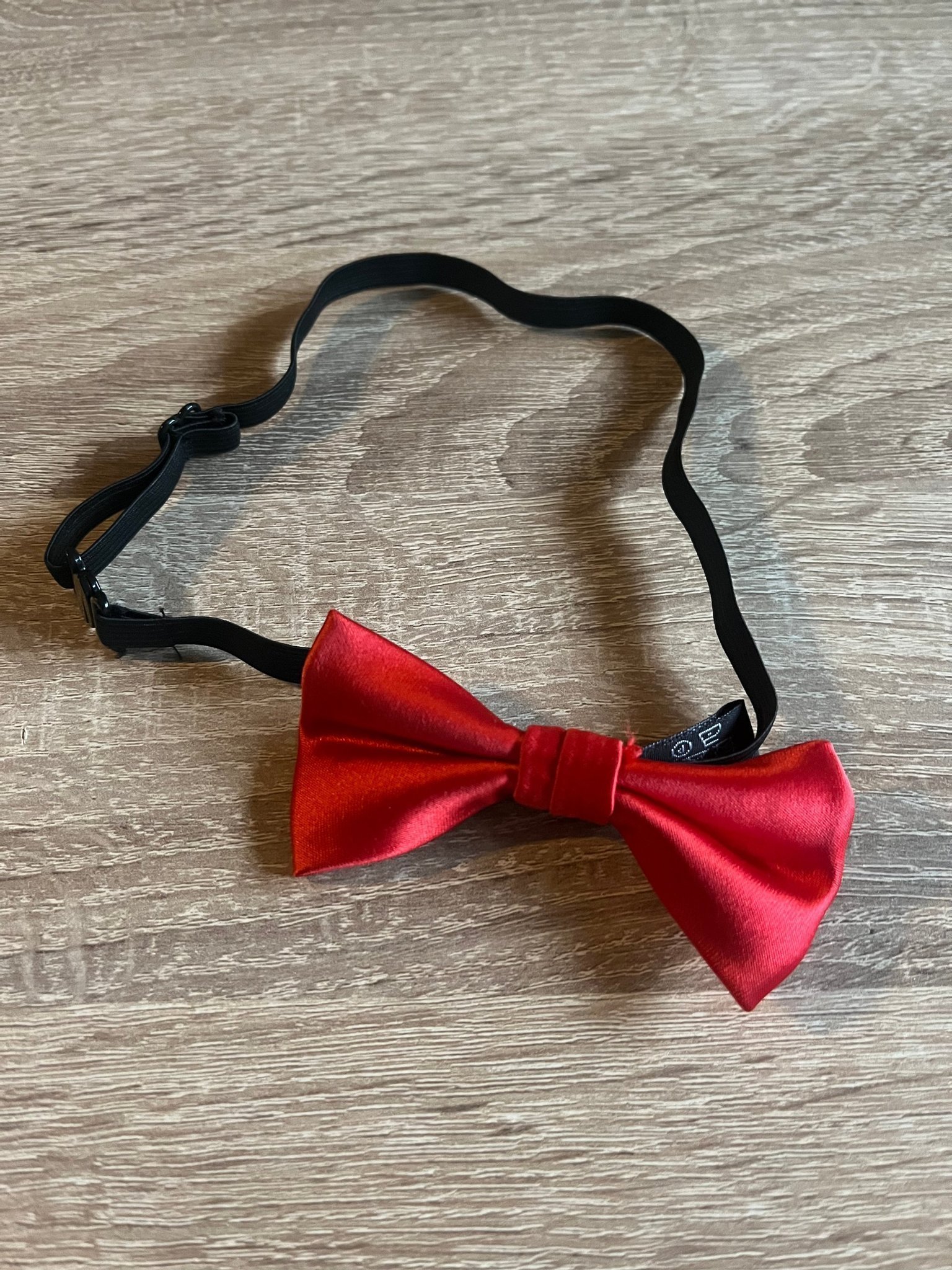 Se produkter som liknar Fin siden fluga justerbar och.. på Tradera