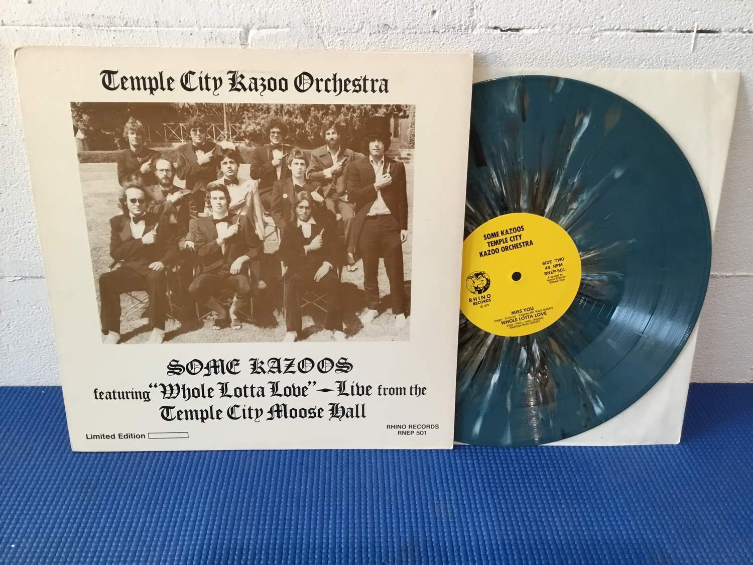 Temple City Kazoo Orchestra Some Kazoos US Or.. (354953828) ᐈ Köp på