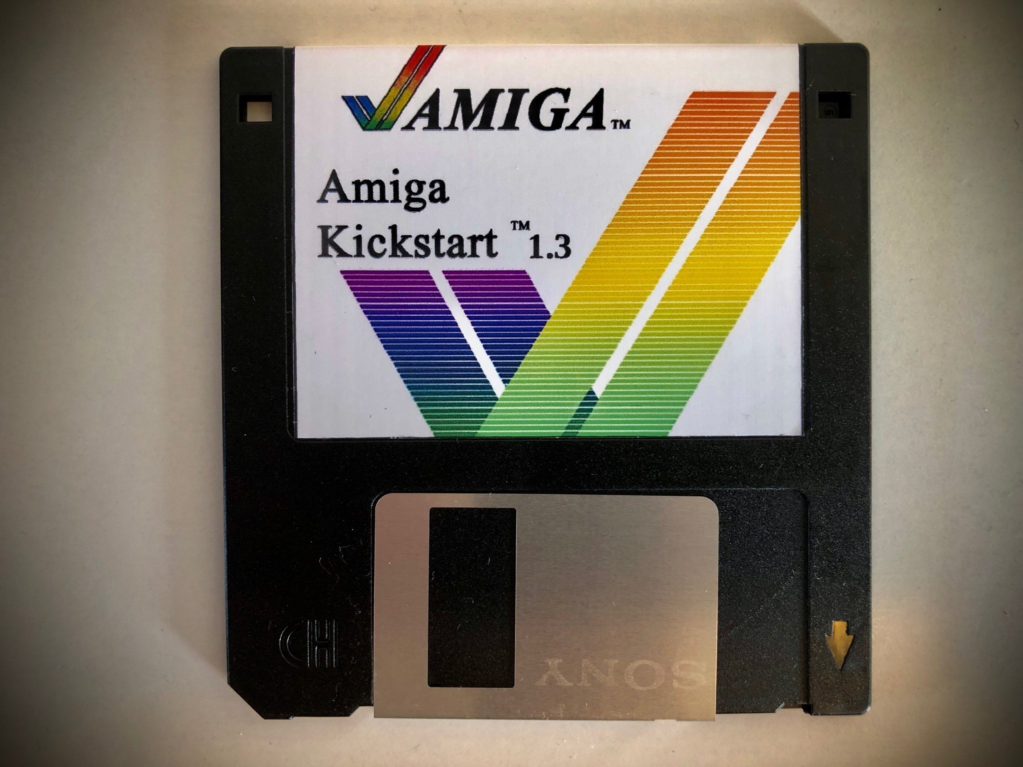 Amiga Kickstart 1.3 Bootable Floppy Disc Köp på Tradera (592230850)