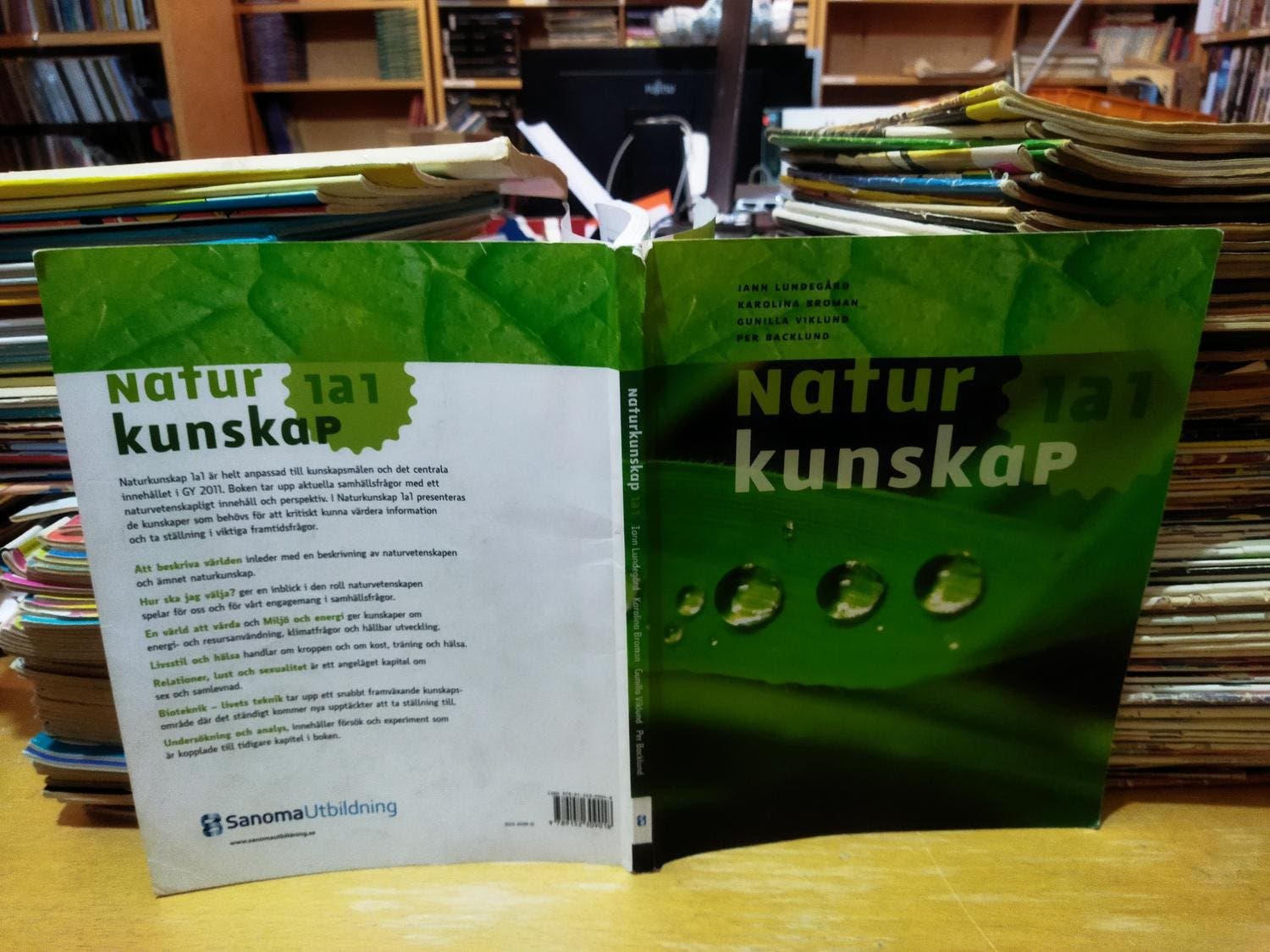 Libro Naturkunskap 1a1 de Sanoma Utbildning en muy buen estado