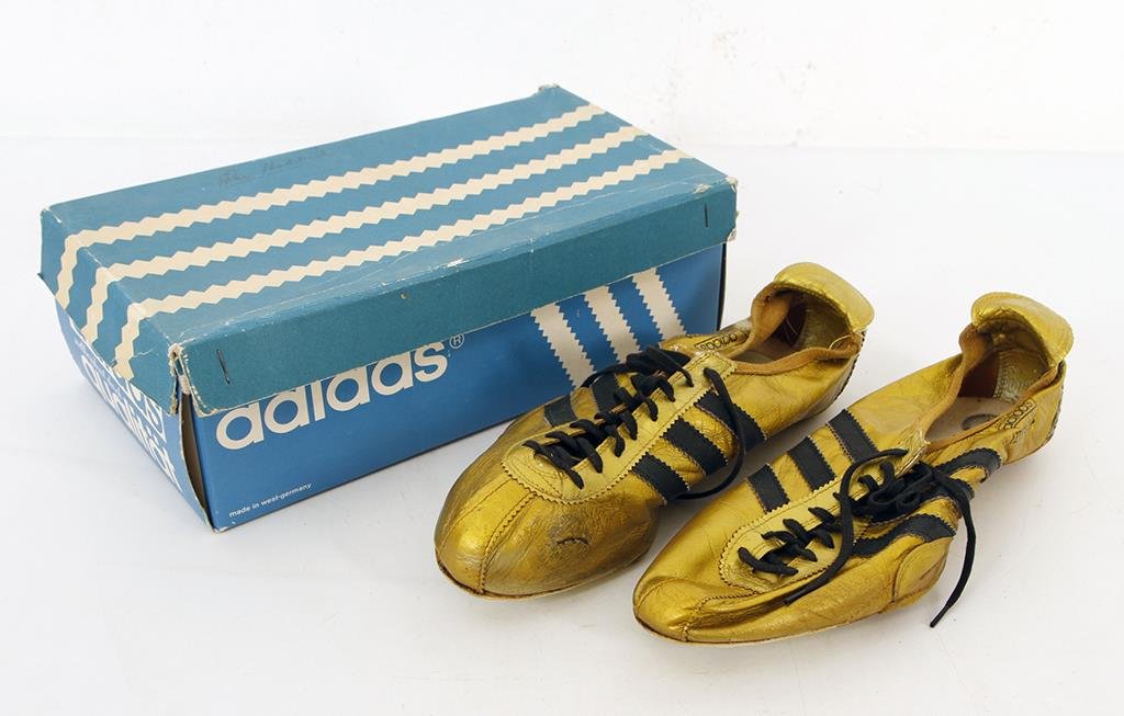 azteca gold track adidas