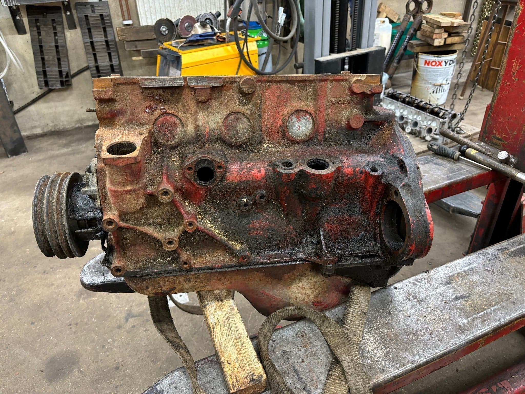 Volvo B23 Rear Block Se produkter som liknar Volvo B23 block på Tradera (710753182)