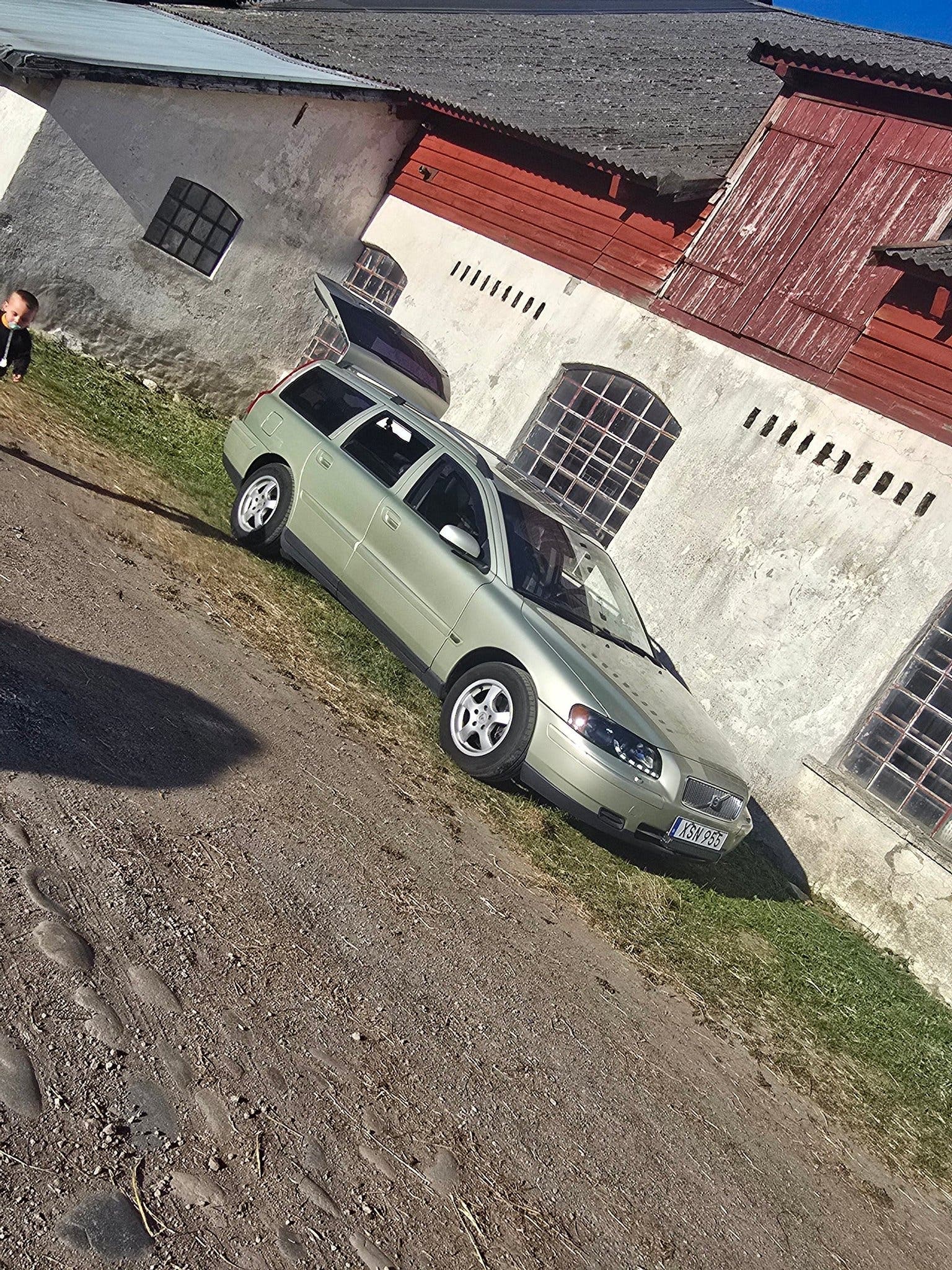 Volvo V70 2.4D Manual, 126hp, 2006