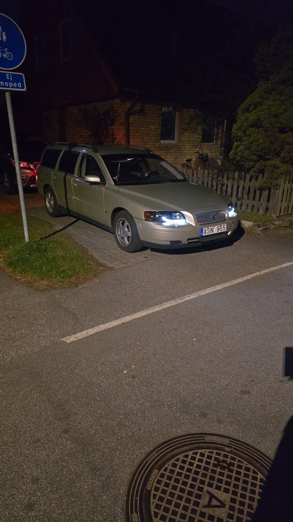 Volvo V70 2.4D Manual, 126hp, 2006