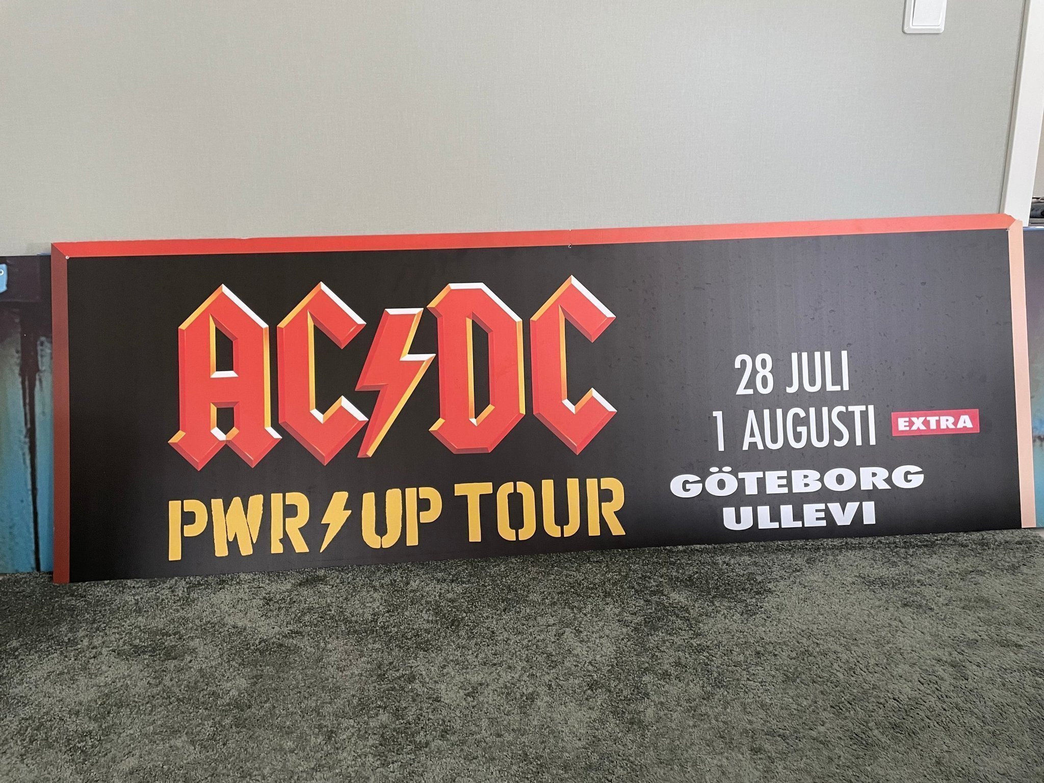 AC/DC PWR UP TOUR Skylt | Köp på Tradera (710577305)