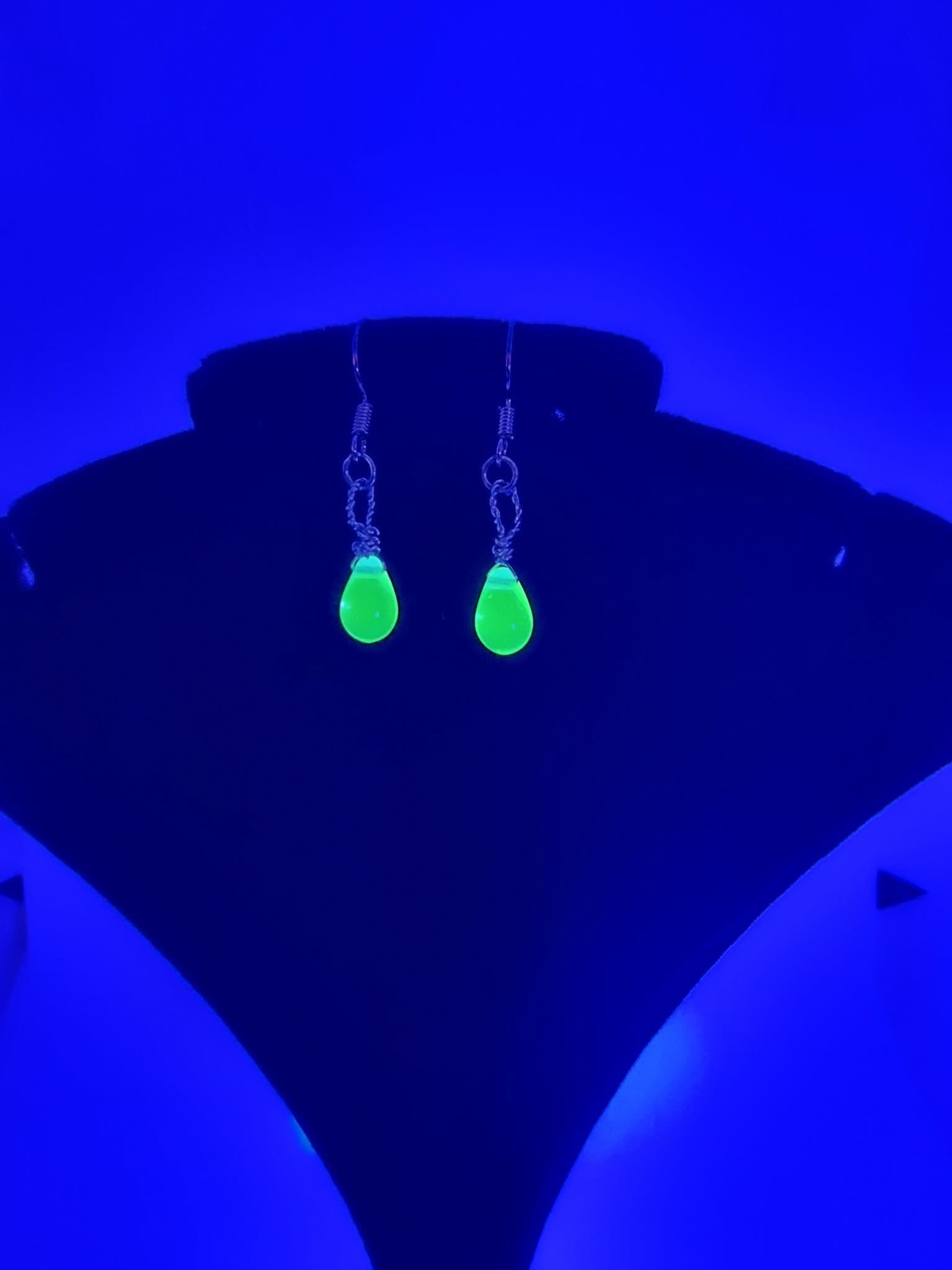 Uranglas Ohrringe zu verkaufen
