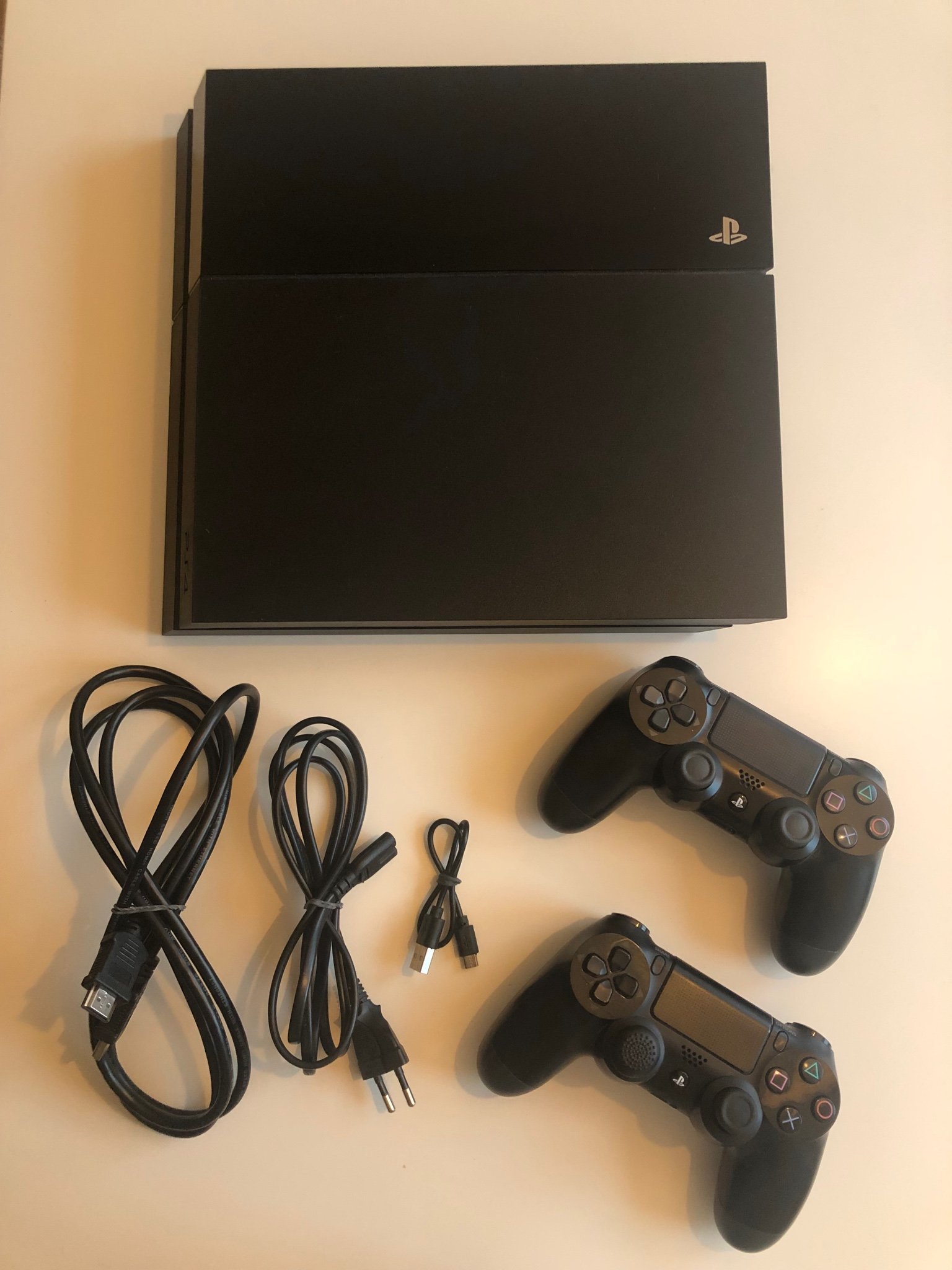 se-produkter-som-liknar-playstation-4-med-tv-kontrol-p-tradera