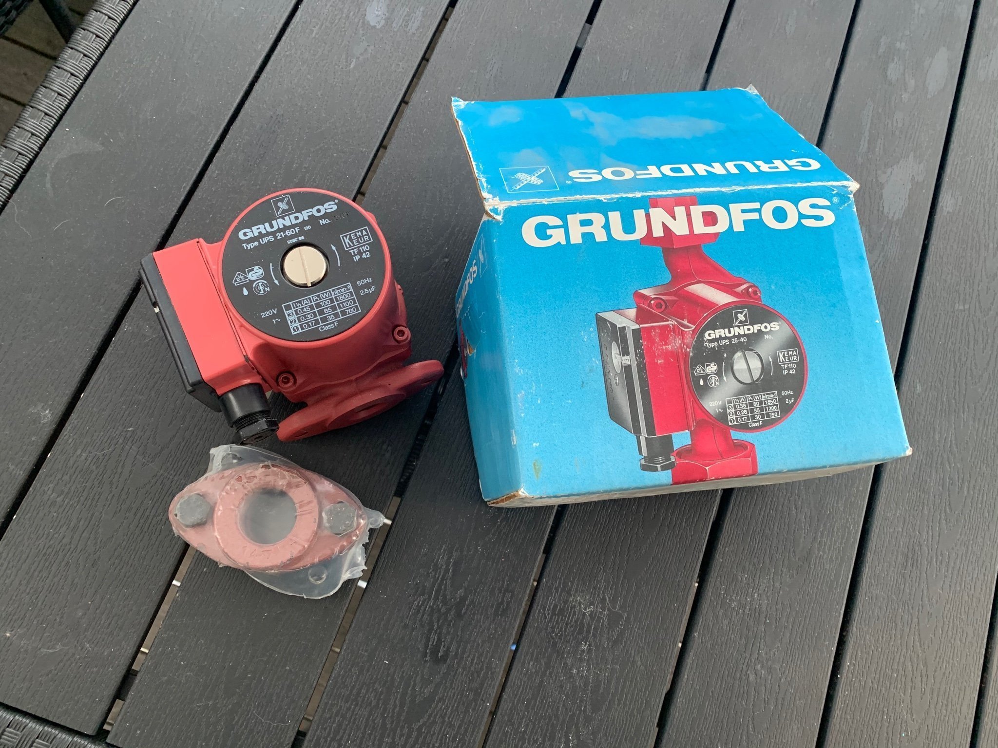 Cirkulationspump Grundfors type ups 21-60F (417568552) ? Kop pa Tradera