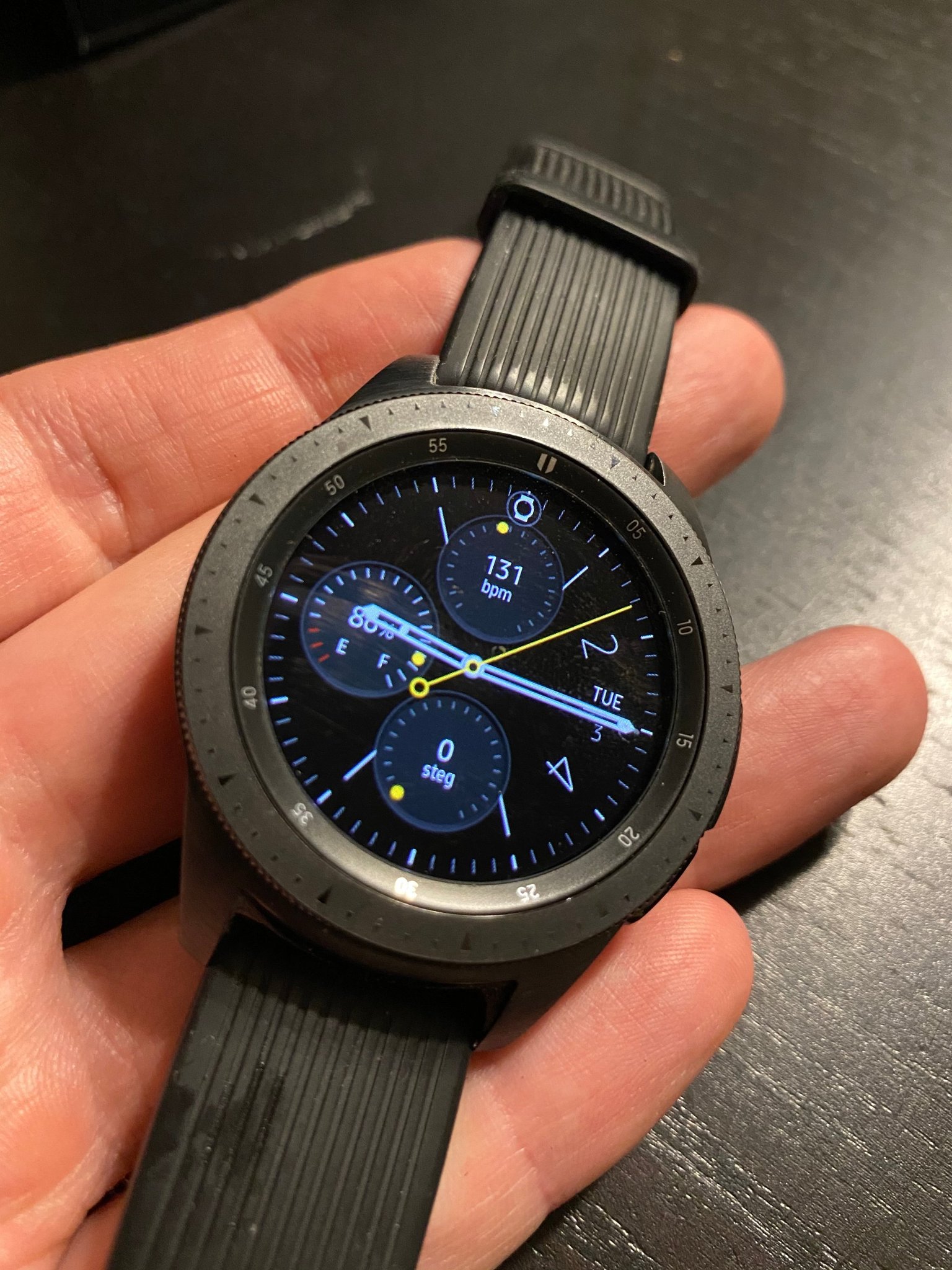 features of galaxy watch 42mm