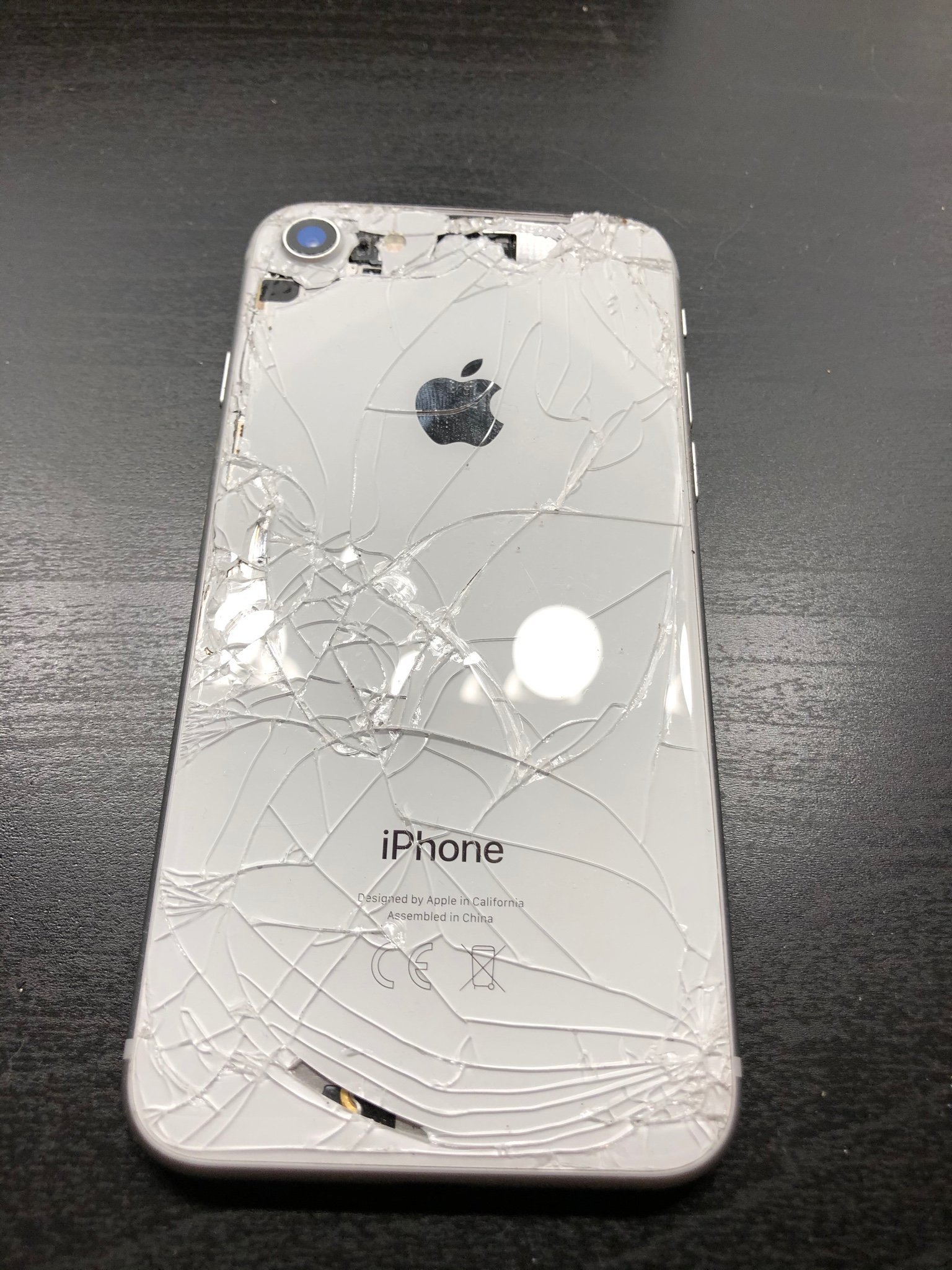 Iphone 8 Defekt (390690154) ᐈ Köp på Tradera