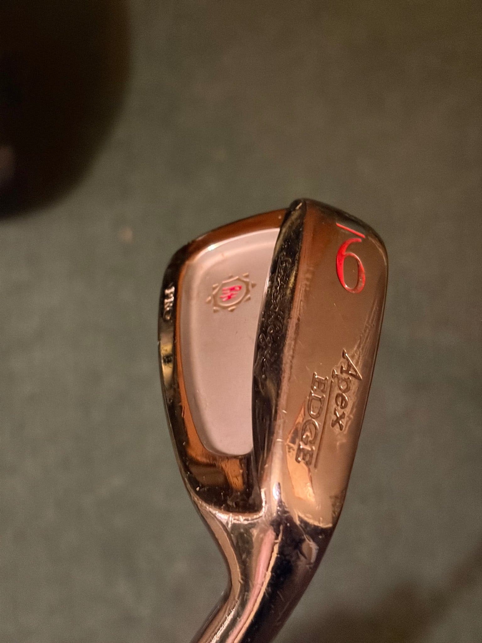 Juego de hierros Ben Hogan Apex Edge en excelente estado
