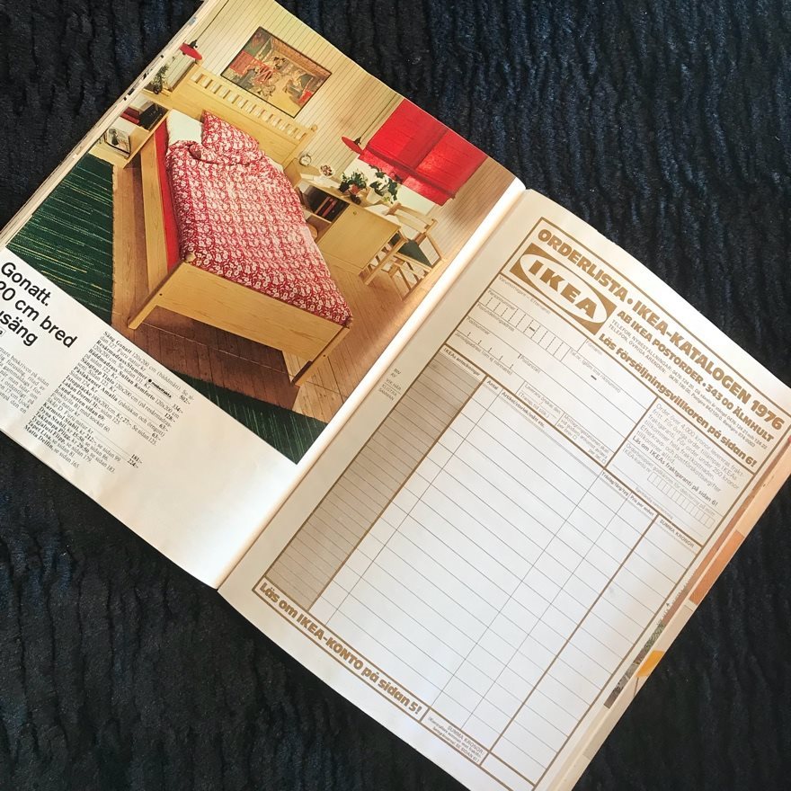 Ikea katalog 1976 möbler lampor retro soffa säng hylla bord nostalgi