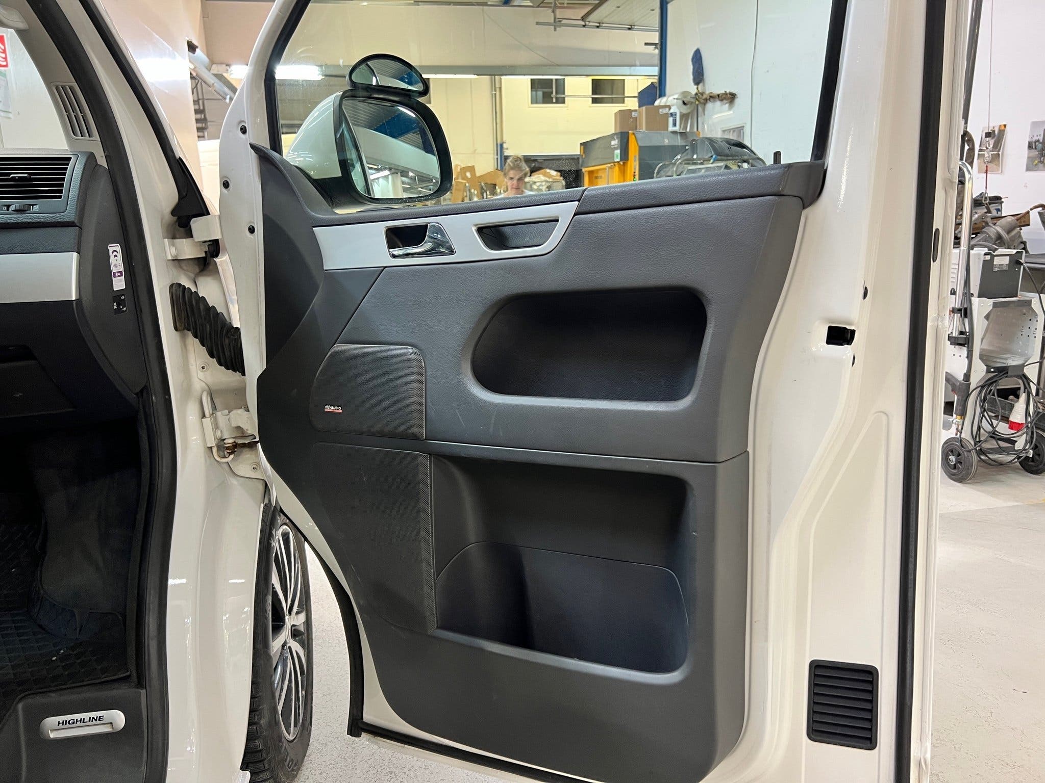 Volkswagen Multivan 2.0 TDI BMT DSG Sequential, 7-trins, 140ps, 2015