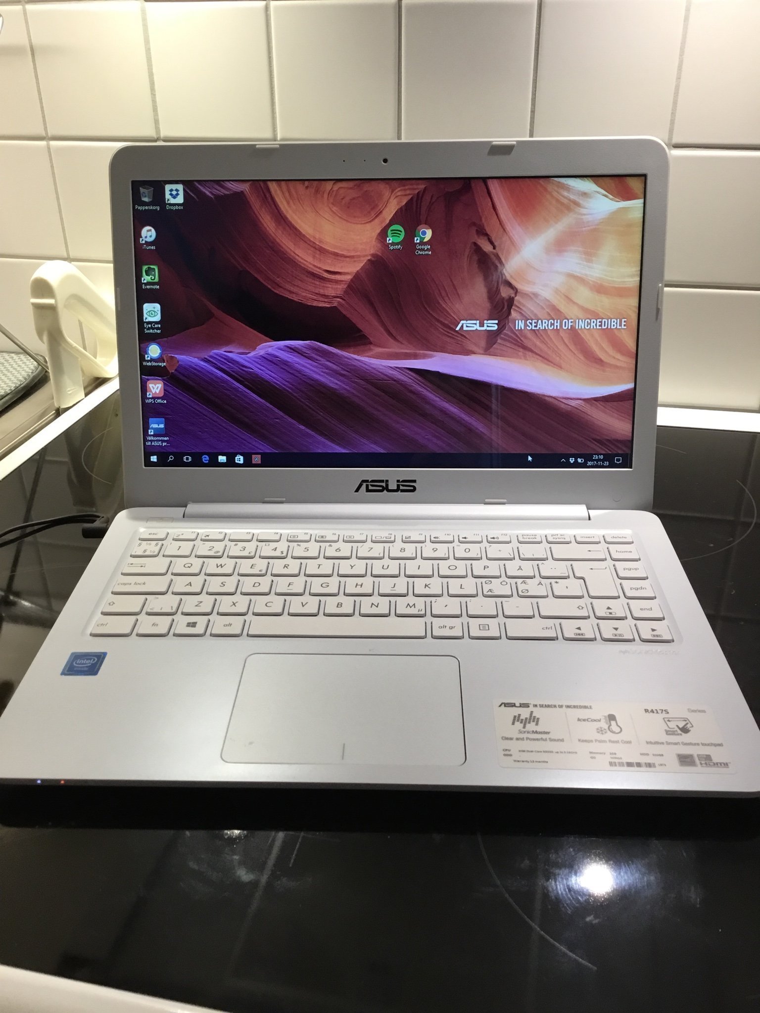 ASUS Notebook PC modell: R417S i nyskick (398141772) ᐈ Köp på Tradera