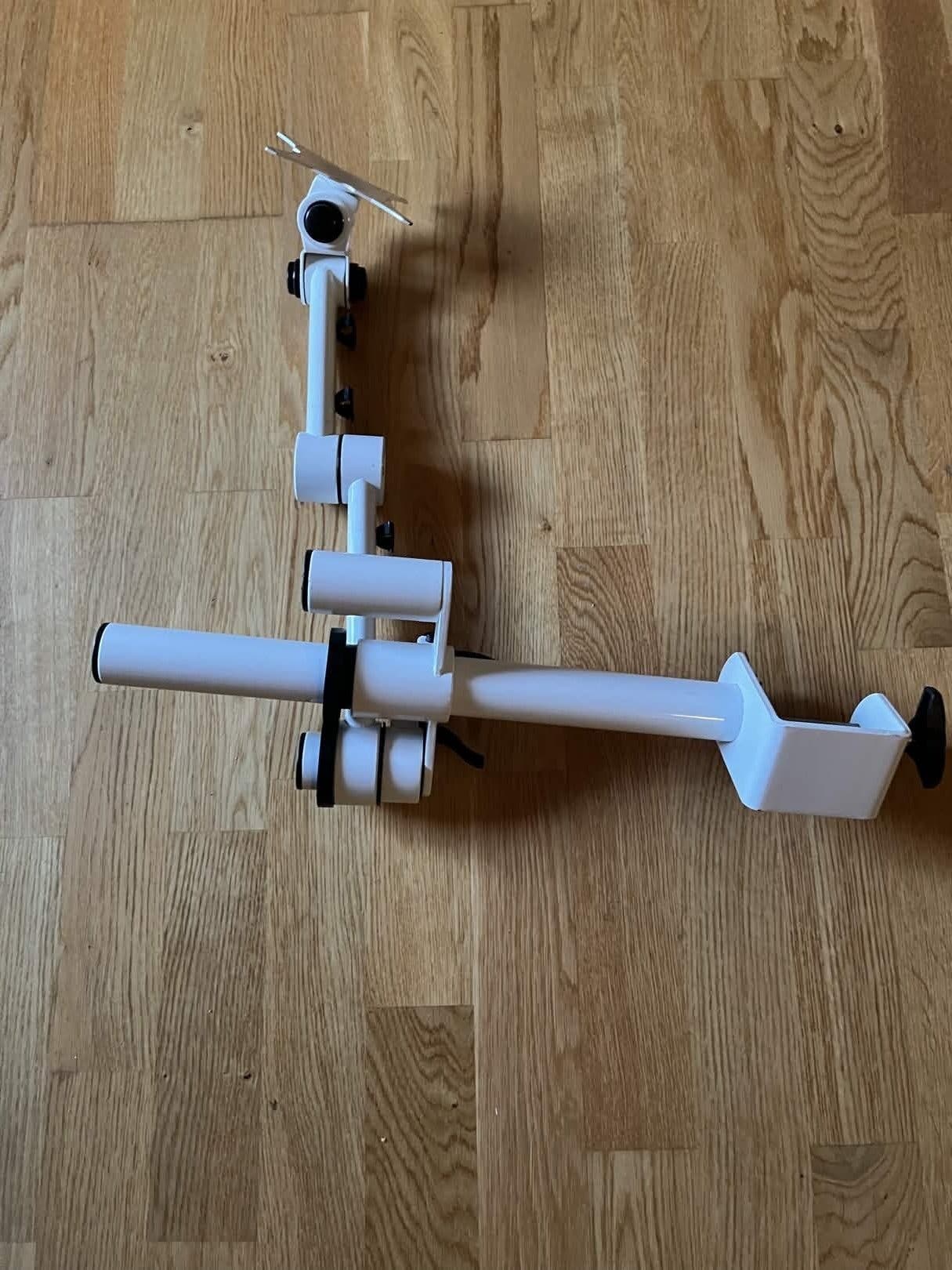 Skärmfäste för skrivbord | Köp på Tradera (757271193)